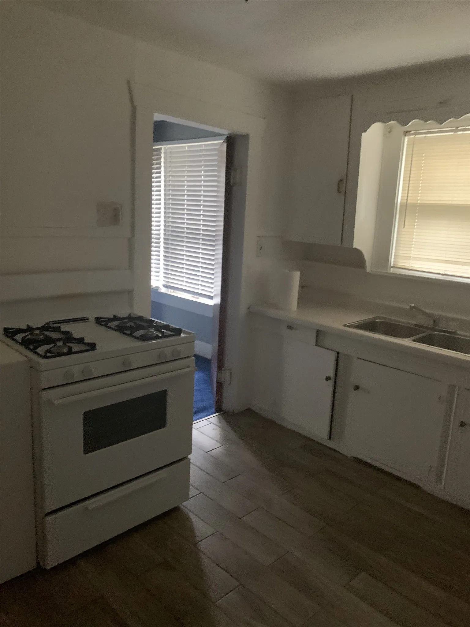 Single Family Residence For Sale in Dallas County , 2327 Dathe Street, Dallas, Texas 75215, 2 Bedrooms, 1 Bathroom, 1 Garage spaces, 1,031 Sqft, built in 1928, Price $145,000, mls#21271523, Real Estate Agent in Dallas, Homes For Sale in Dallas county, Homes For Sale in Dallas, Realtor in Dallas Texas, Real Estate Brokerage Independent Realty Texas, Luminita Cordes Realtor