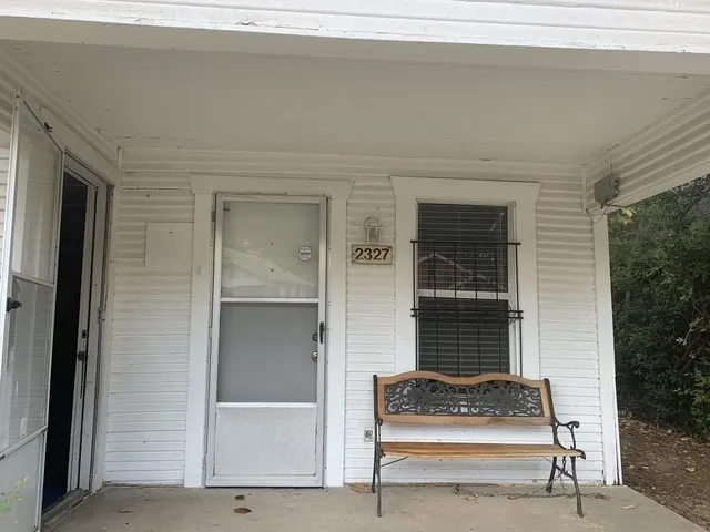 Single Family Residence For Sale in Dallas County , 2327 Dathe Street, Dallas, Texas 75215, 2 Bedrooms, 1 Bathroom, 1 Garage spaces, 1,031 Sqft, built in 1928, Price $145,000, mls#21271523, Real Estate Agent in Dallas, Homes For Sale in Dallas county, Homes For Sale in Dallas, Realtor in Dallas Texas, Real Estate Brokerage Independent Realty Texas, Luminita Cordes Realtor