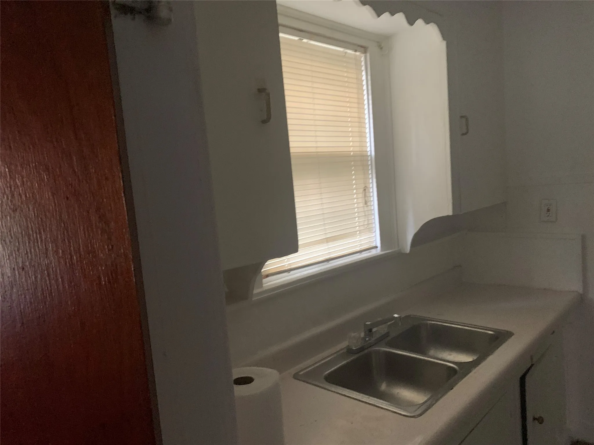 Single Family Residence For Sale in Dallas County , 2327 Dathe Street, Dallas, Texas 75215, 2 Bedrooms, 1 Bathroom, 1 Garage spaces, 1,031 Sqft, built in 1928, Price $145,000, mls#21271523, Real Estate Agent in Dallas, Homes For Sale in Dallas county, Homes For Sale in Dallas, Realtor in Dallas Texas, Real Estate Brokerage Independent Realty Texas, Luminita Cordes Realtor