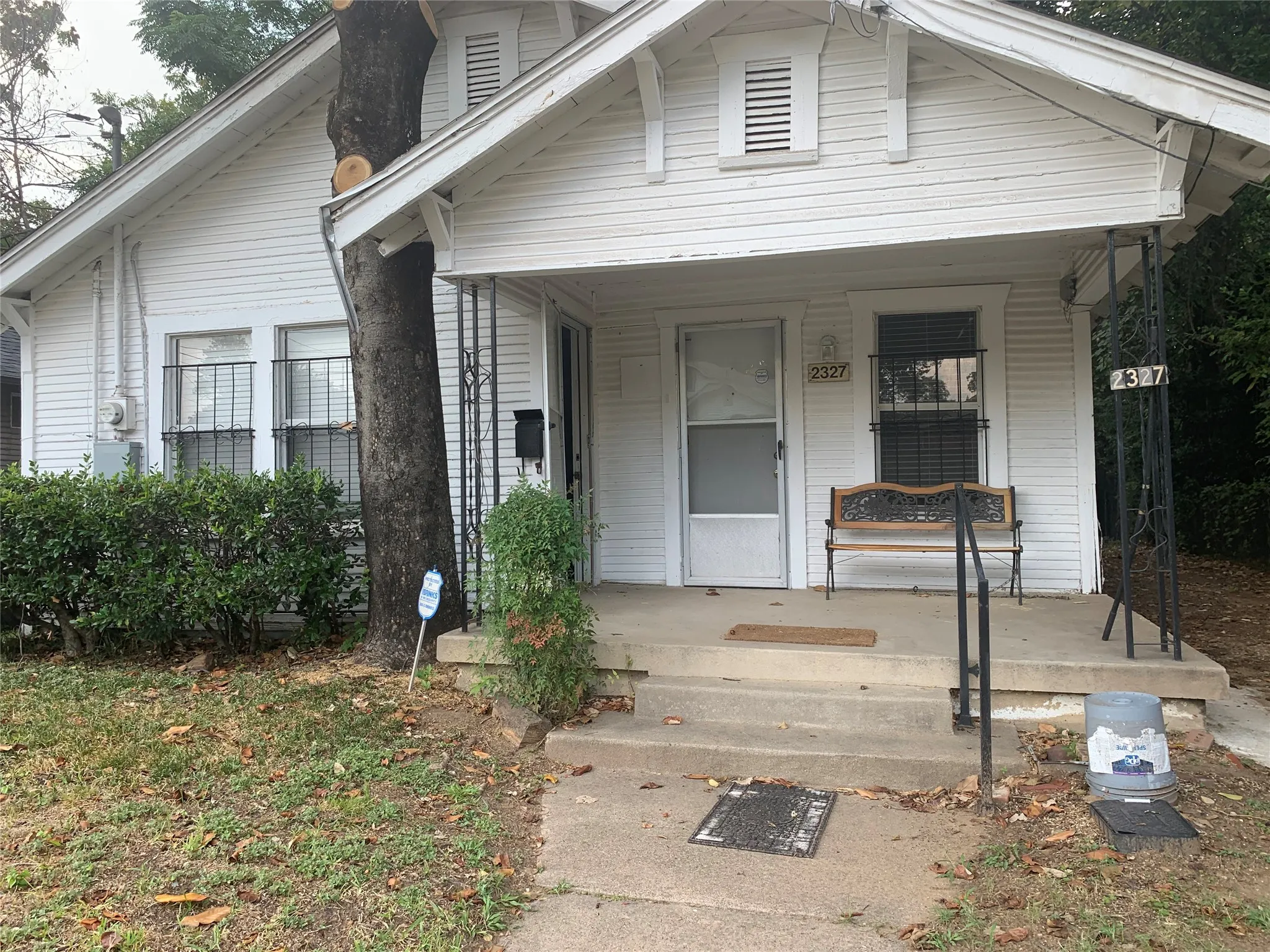 Single Family Residence For Sale in Dallas County , 2327 Dathe Street, Dallas, Texas 75215, 2 Bedrooms, 1 Bathroom, 1 Garage spaces, 1,031 Sqft, built in 1928, Price $145,000, mls#21271523, Real Estate Agent in Dallas, Homes For Sale in Dallas county, Homes For Sale in Dallas, Realtor in Dallas Texas, Real Estate Brokerage Independent Realty Texas, Luminita Cordes Realtor