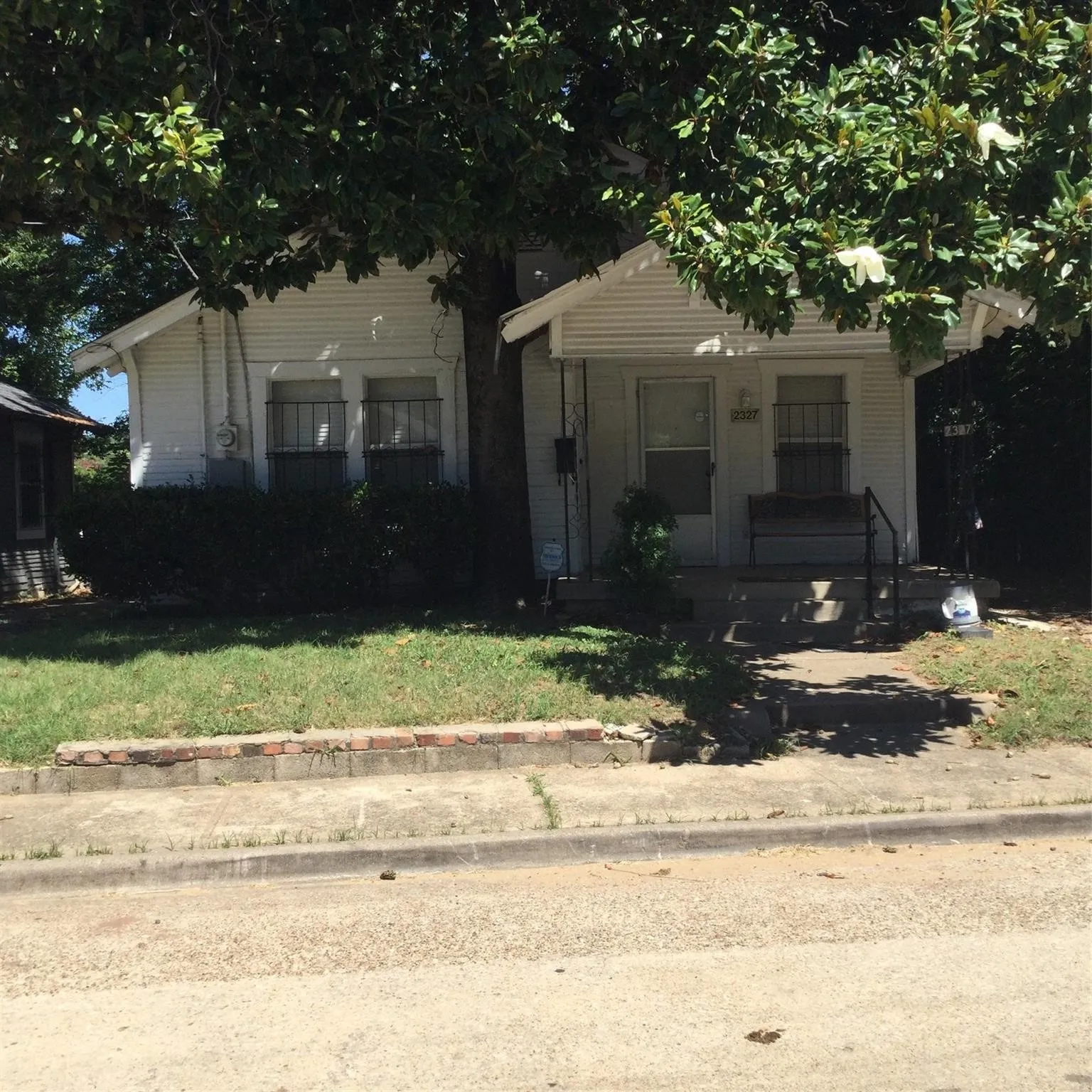 Single Family Residence For Sale in Dallas County , 2327 Dathe Street, Dallas, Texas 75215, 2 Bedrooms, 1 Bathroom, 1 Garage spaces, 1,031 Sqft, built in 1928, Price $145,000, mls#21271523, Real Estate Agent in Dallas, Homes For Sale in Dallas county, Homes For Sale in Dallas, Realtor in Dallas Texas, Real Estate Brokerage Independent Realty Texas, Luminita Cordes Realtor