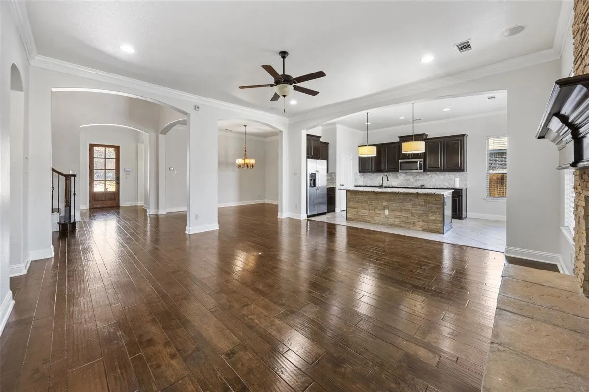 Single Family Residence For Sale in Ellis County , 134 Pinewood Avenue, Red Oak, Texas 75154, 5 Bedroom, 3 Bathroom, 2 Garage spaces, 3,542 Sqft, built in 2015, mls#21271555, Real Estate Agent in Red Oak, Homes For Sale in Ellis county, Homes For Sale in Red Oak, Realtor in Red Oak Texas, Real Estate Brokerage Independent Realty Texas, Luminita Cordes Realtor
