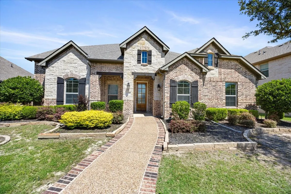 Single Family Residence For Sale in Ellis County , 134 Pinewood Avenue, Red Oak, Texas 75154, 5 Bedroom, 3 Bathroom, 2 Garage spaces, 3,542 Sqft, built in 2015, mls#21271555, Real Estate Agent in Red Oak, Homes For Sale in Ellis county, Homes For Sale in Red Oak, Realtor in Red Oak Texas, Real Estate Brokerage Independent Realty Texas, Luminita Cordes Realtor
