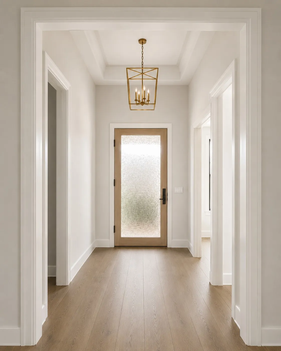 Images shown are for illustrative purposes & do not accurately depict features, finishes, or layout. Variations in design materials & specifications may occur.