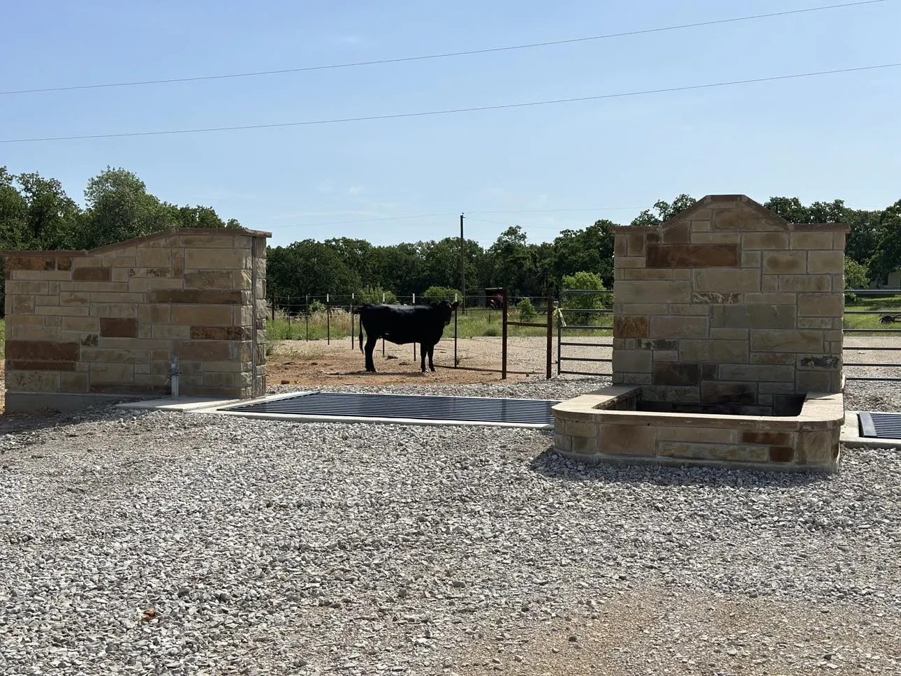 Electric gate Entrance