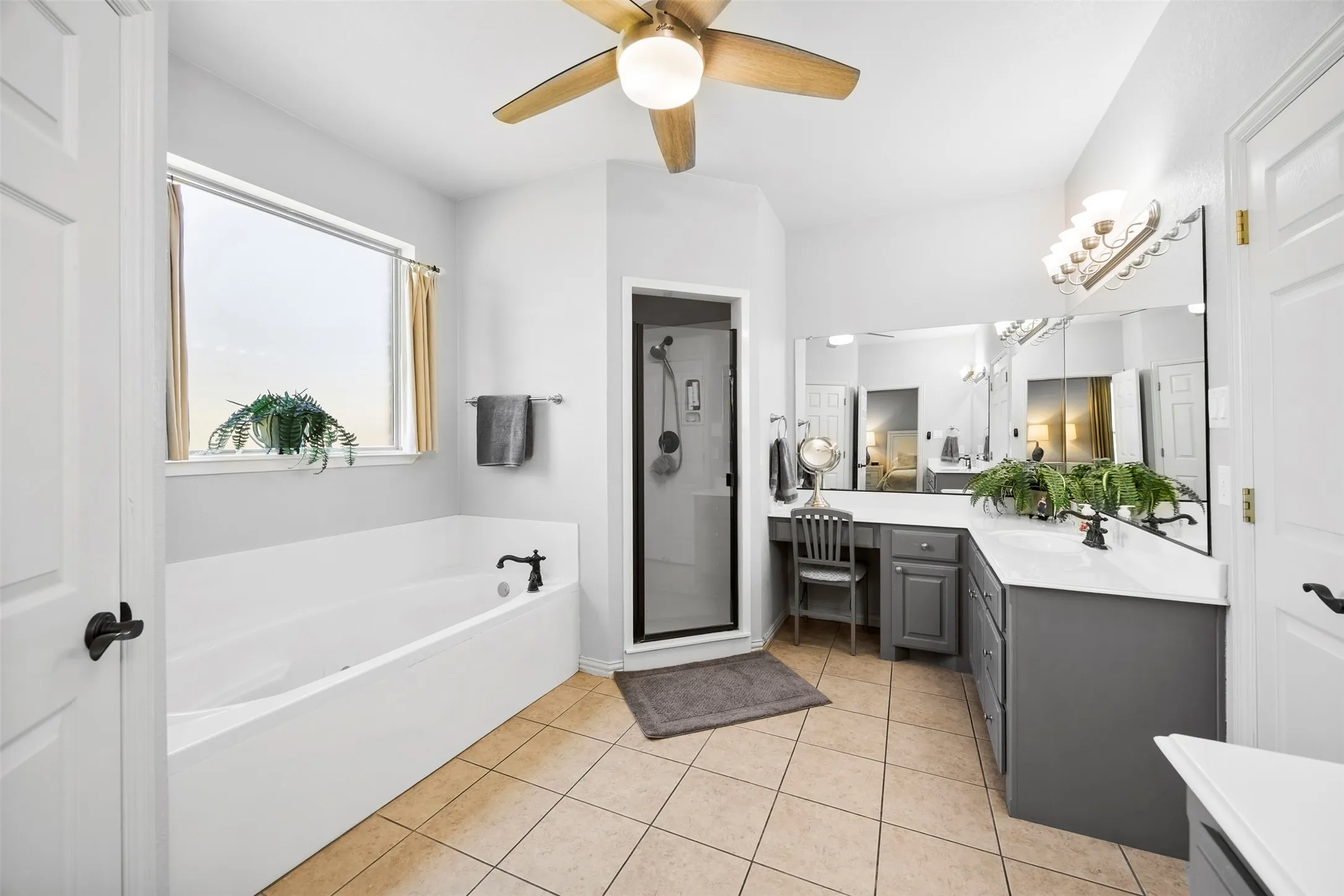 Single Family Residence For Sale in Parker County , 109 Aledo Pointe Drive, Aledo, Texas 76008, 4 Bedrooms, 4 Bathrooms, 3 Garage spaces, 2,800 Sqft, built in 2003, Price $749,500, mls#21267327, Real Estate Agent in Aledo, Homes For Sale in Parker county, Homes For Sale in Aledo, Realtor in Aledo Texas, Real Estate Brokerage Independent Realty Texas, Luminita Cordes Realtor