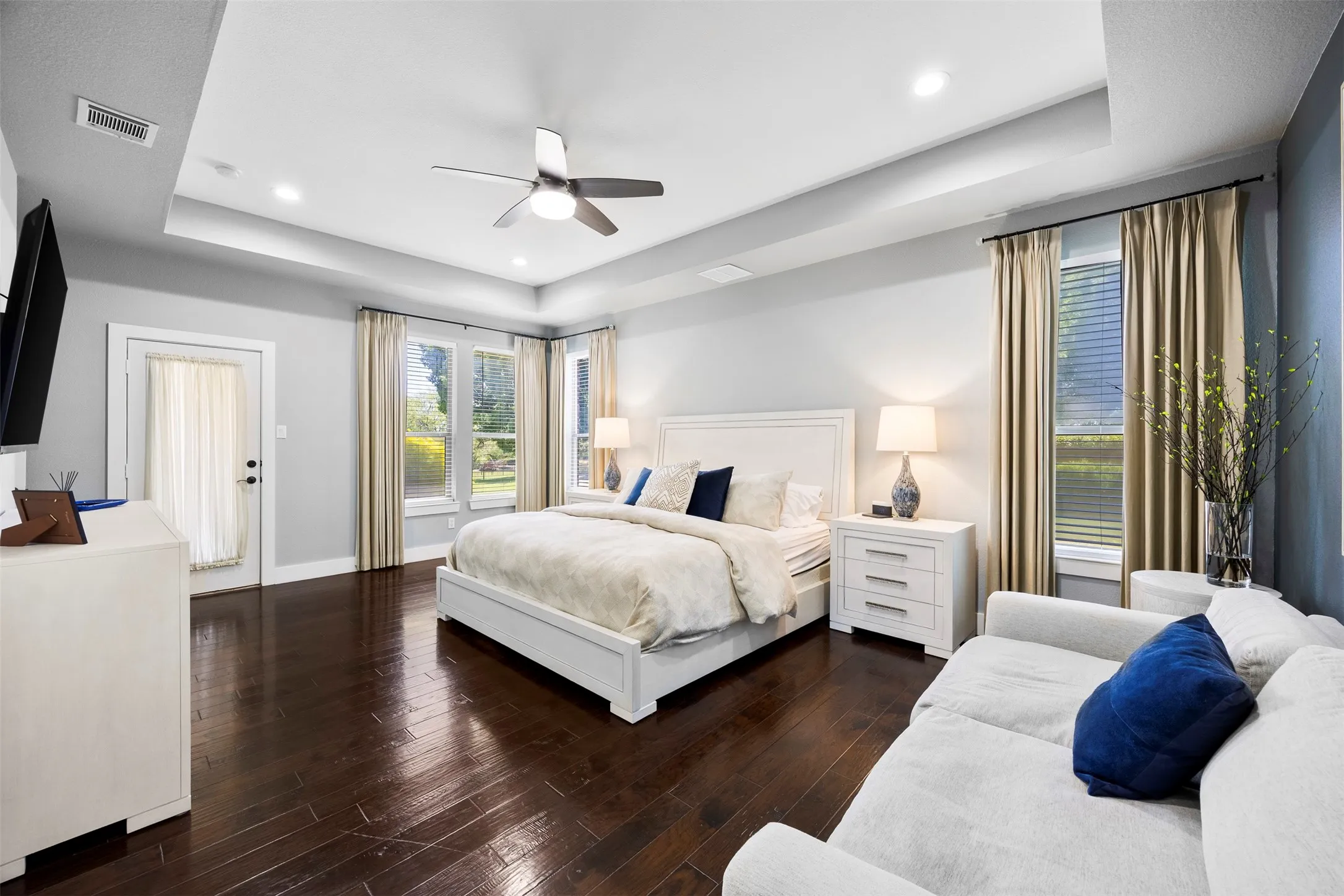 Single Family Residence For Sale in Parker County , 109 Aledo Pointe Drive, Aledo, Texas 76008, 4 Bedrooms, 4 Bathrooms, 3 Garage spaces, 2,800 Sqft, built in 2003, Price $749,500, mls#21267327, Real Estate Agent in Aledo, Homes For Sale in Parker county, Homes For Sale in Aledo, Realtor in Aledo Texas, Real Estate Brokerage Independent Realty Texas, Luminita Cordes Realtor