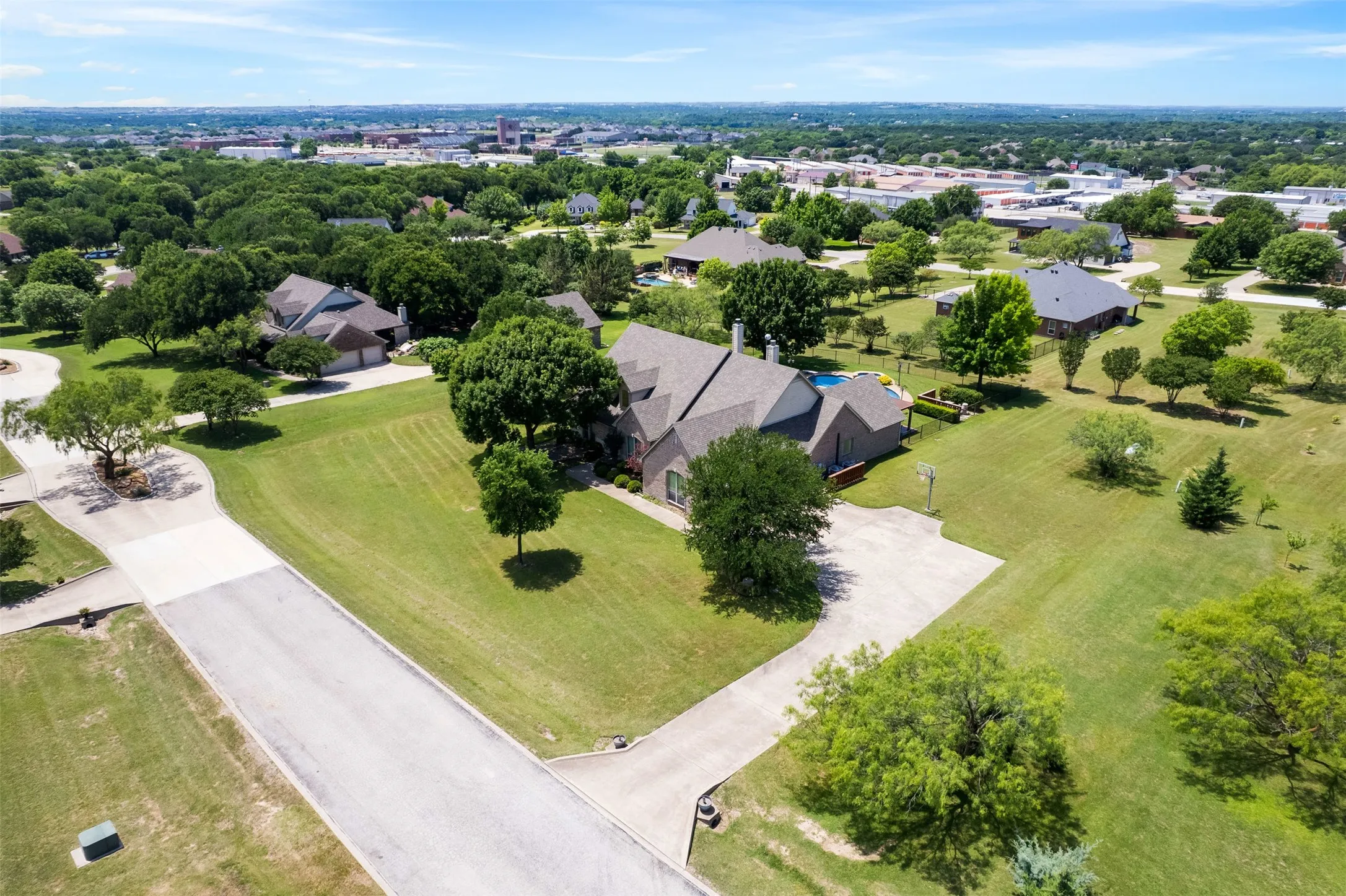 Single Family Residence For Sale in Parker County , 109 Aledo Pointe Drive, Aledo, Texas 76008, 4 Bedrooms, 4 Bathrooms, 3 Garage spaces, 2,800 Sqft, built in 2003, Price $749,500, mls#21267327, Real Estate Agent in Aledo, Homes For Sale in Parker county, Homes For Sale in Aledo, Realtor in Aledo Texas, Real Estate Brokerage Independent Realty Texas, Luminita Cordes Realtor
