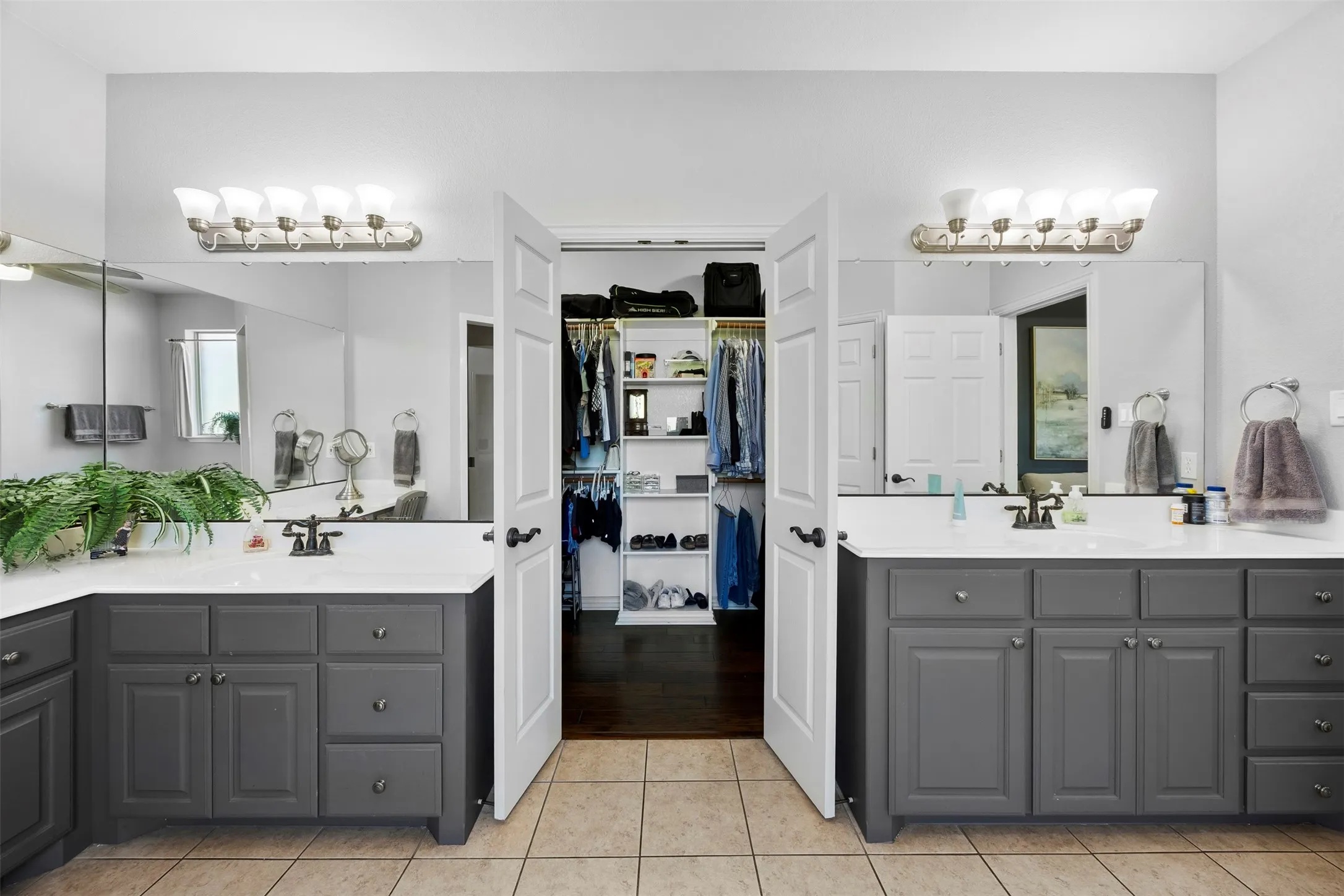 Single Family Residence For Sale in Parker County , 109 Aledo Pointe Drive, Aledo, Texas 76008, 4 Bedrooms, 4 Bathrooms, 3 Garage spaces, 2,800 Sqft, built in 2003, Price $749,500, mls#21267327, Real Estate Agent in Aledo, Homes For Sale in Parker county, Homes For Sale in Aledo, Realtor in Aledo Texas, Real Estate Brokerage Independent Realty Texas, Luminita Cordes Realtor