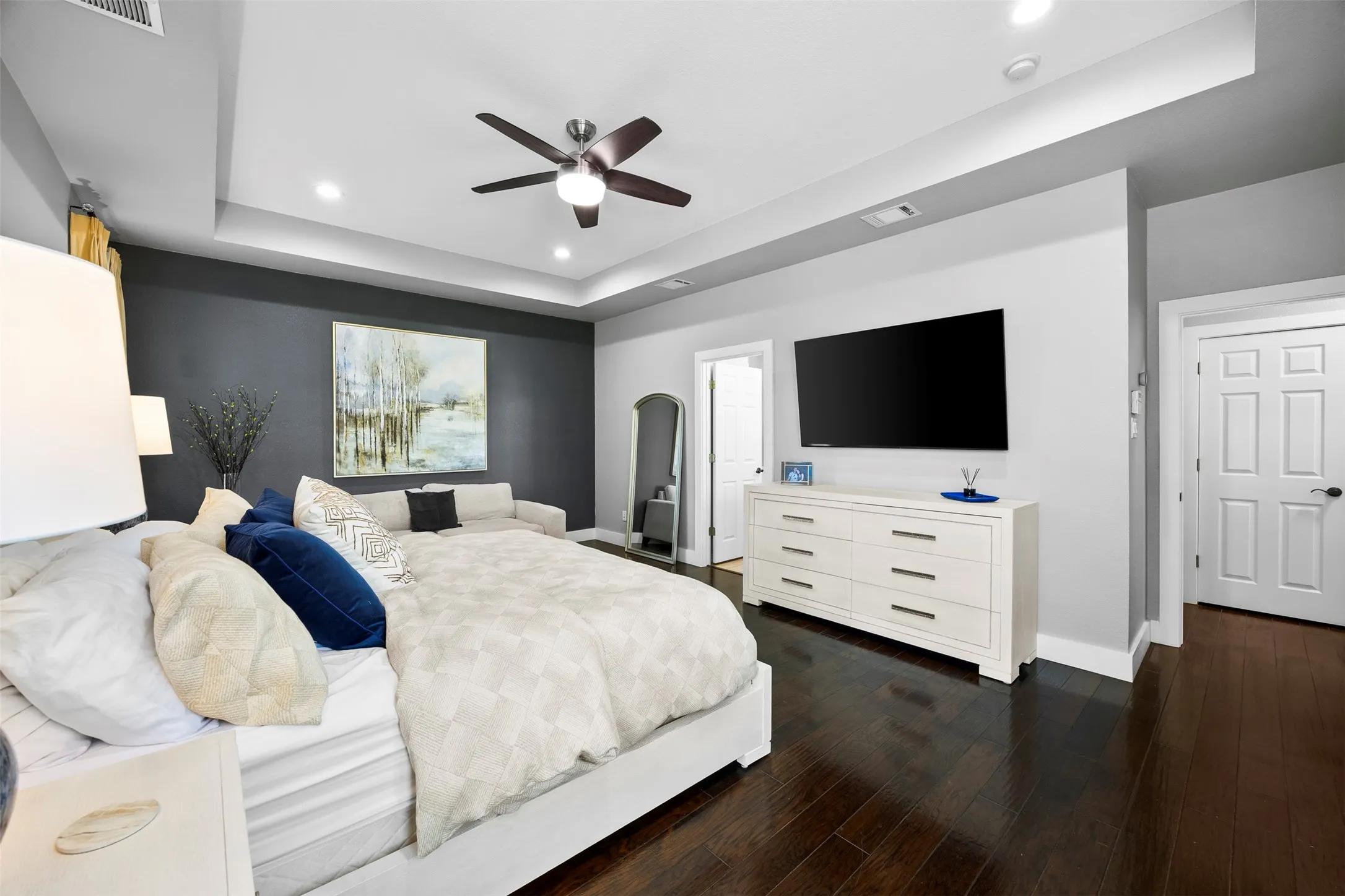 Single Family Residence For Sale in Parker County , 109 Aledo Pointe Drive, Aledo, Texas 76008, 4 Bedrooms, 4 Bathrooms, 3 Garage spaces, 2,800 Sqft, built in 2003, Price $749,500, mls#21267327, Real Estate Agent in Aledo, Homes For Sale in Parker county, Homes For Sale in Aledo, Realtor in Aledo Texas, Real Estate Brokerage Independent Realty Texas, Luminita Cordes Realtor