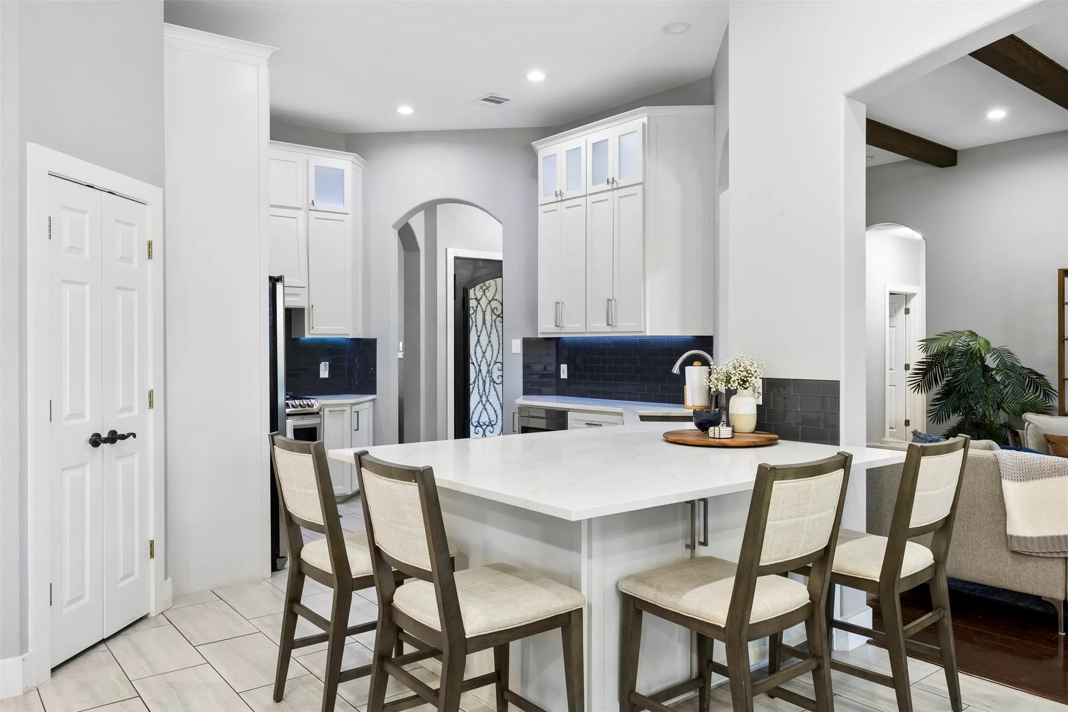 Single Family Residence For Sale in Parker County , 109 Aledo Pointe Drive, Aledo, Texas 76008, 4 Bedrooms, 4 Bathrooms, 3 Garage spaces, 2,800 Sqft, built in 2003, Price $749,500, mls#21267327, Real Estate Agent in Aledo, Homes For Sale in Parker county, Homes For Sale in Aledo, Realtor in Aledo Texas, Real Estate Brokerage Independent Realty Texas, Luminita Cordes Realtor