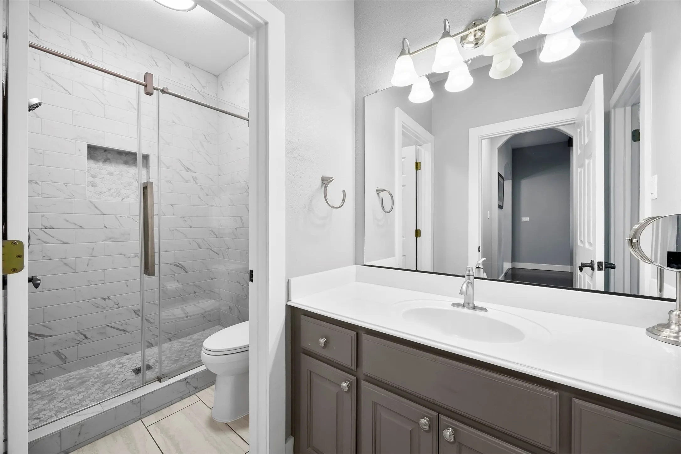 Single Family Residence For Sale in Parker County , 109 Aledo Pointe Drive, Aledo, Texas 76008, 4 Bedrooms, 4 Bathrooms, 3 Garage spaces, 2,800 Sqft, built in 2003, Price $749,500, mls#21267327, Real Estate Agent in Aledo, Homes For Sale in Parker county, Homes For Sale in Aledo, Realtor in Aledo Texas, Real Estate Brokerage Independent Realty Texas, Luminita Cordes Realtor