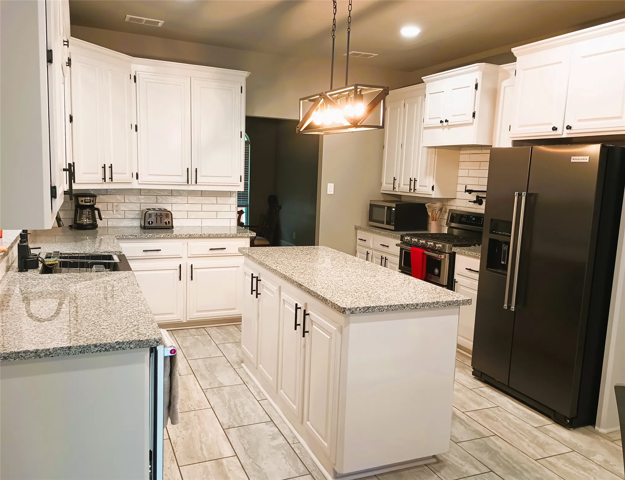 Farm For Sale in Anderson County , 231 An County Road 2105, Palestine, Texas 75801, 3 Bedroom, 3 Bathroom, 2 Garage spaces, 3,355 Sqft, built in 1994, mls#21261041, Real Estate Agent in Palestine, Homes For Sale in Anderson county, Homes For Sale in Palestine, Realtor in Palestine Texas, Real Estate Brokerage Independent Realty Texas, Luminita Cordes Realtor
