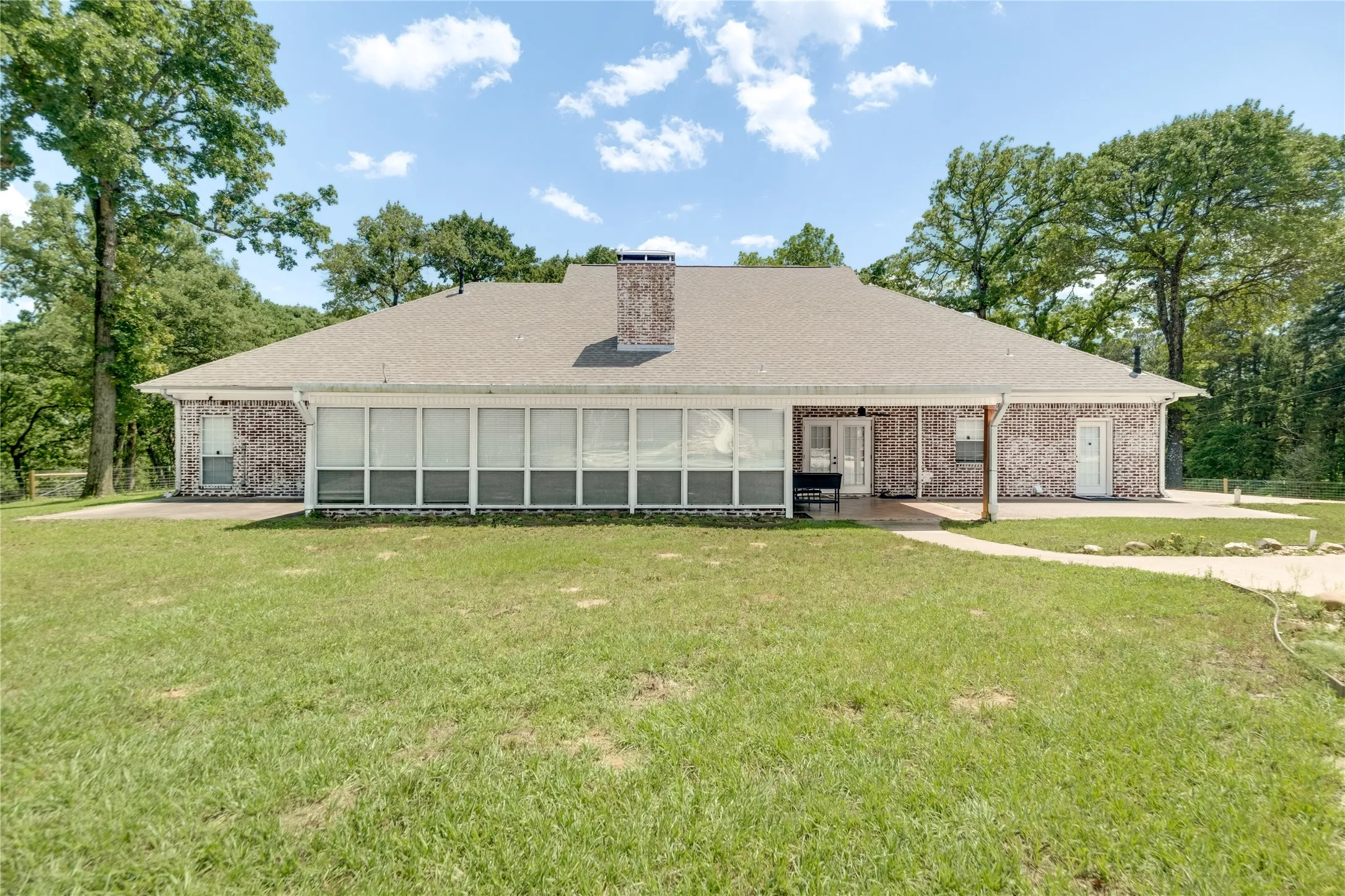 Farm For Sale in Anderson County , 231 An County Road 2105, Palestine, Texas 75801, 3 Bedroom, 3 Bathroom, 2 Garage spaces, 3,355 Sqft, built in 1994, mls#21261041, Real Estate Agent in Palestine, Homes For Sale in Anderson county, Homes For Sale in Palestine, Realtor in Palestine Texas, Real Estate Brokerage Independent Realty Texas, Luminita Cordes Realtor