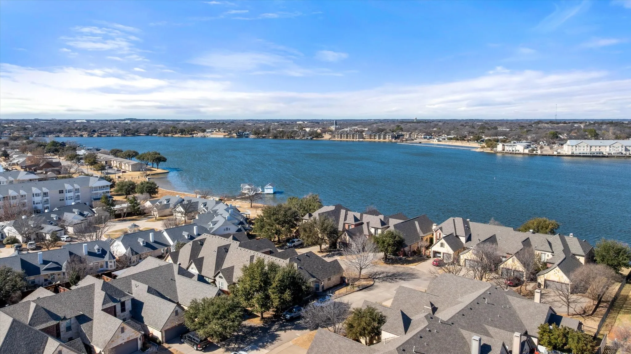 Townhouse For Sale in Hood County , 703 N Avalon Court, Granbury, Texas 76048, 3 Bedroom, 2 Bathroom, 2 Garage spaces, 1,974 Sqft, built in 2000, mls#21271570, Real Estate Agent in Granbury, Homes For Sale in Hood county, Homes For Sale in Granbury, Realtor in Granbury Texas, Real Estate Brokerage Independent Realty Texas, Luminita Cordes Realtor