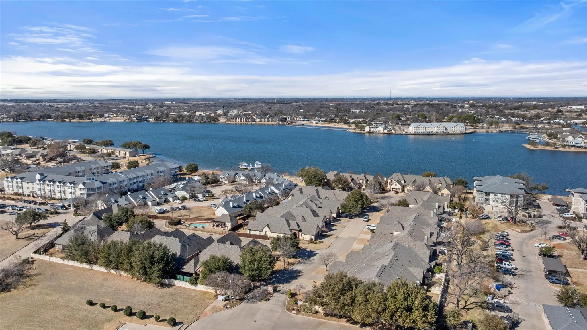Townhouse For Sale in Hood County , 703 N Avalon Court, Granbury, Texas 76048, 3 Bedroom, 2 Bathroom, 2 Garage spaces, 1,974 Sqft, built in 2000, mls#21271570, Real Estate Agent in Granbury, Homes For Sale in Hood county, Homes For Sale in Granbury, Realtor in Granbury Texas, Real Estate Brokerage Independent Realty Texas, Luminita Cordes Realtor