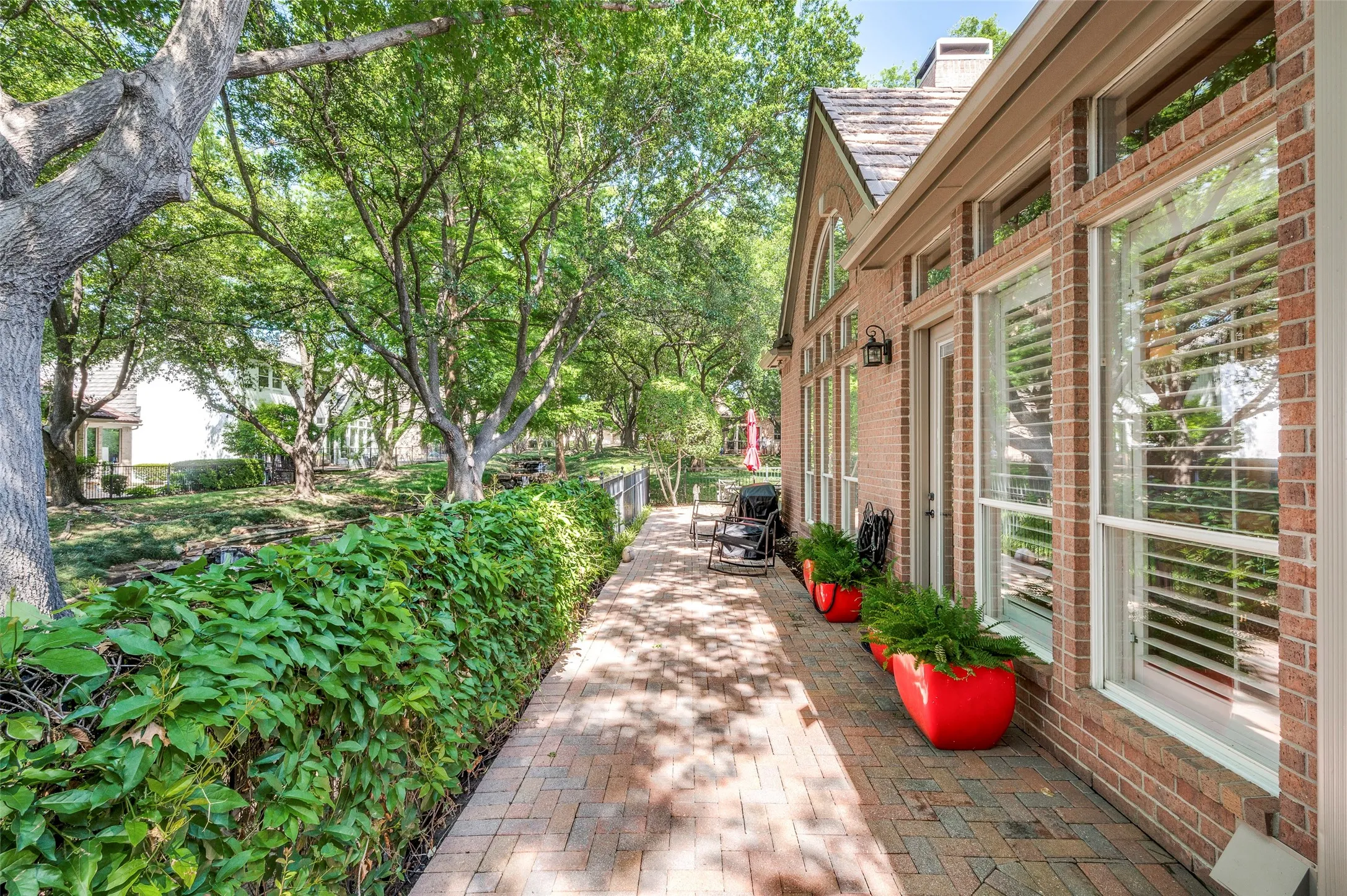 Single Family Residence For Sale in Denton County , 3101 Hampshire Court, Frisco, Texas 75034, 4 Bedroom, 3 Bathroom, 2 Garage spaces, 3,002 Sqft, built in 1993, mls#21269115, Real Estate Agent in Frisco, Homes For Sale in Denton county, Homes For Sale in Frisco, Realtor in Frisco Texas, Real Estate Brokerage Independent Realty Texas, Luminita Cordes Realtor
