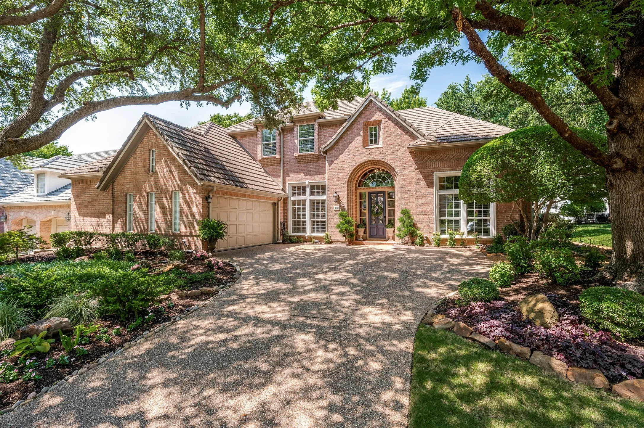 Single Family Residence For Sale in Denton County , 3101 Hampshire Court, Frisco, Texas 75034, 4 Bedroom, 3 Bathroom, 2 Garage spaces, 3,002 Sqft, built in 1993, mls#21269115, Real Estate Agent in Frisco, Homes For Sale in Denton county, Homes For Sale in Frisco, Realtor in Frisco Texas, Real Estate Brokerage Independent Realty Texas, Luminita Cordes Realtor