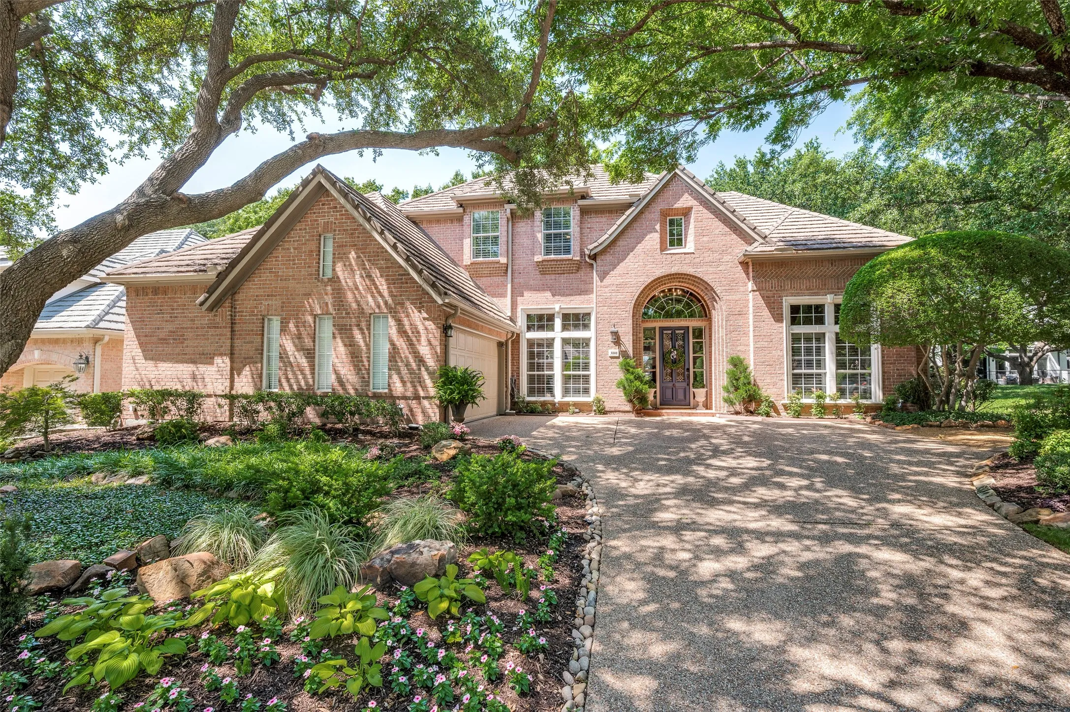 Single Family Residence For Sale in Denton County , 3101 Hampshire Court, Frisco, Texas 75034, 4 Bedroom, 3 Bathroom, 2 Garage spaces, 3,002 Sqft, built in 1993, mls#21269115, Real Estate Agent in Frisco, Homes For Sale in Denton county, Homes For Sale in Frisco, Realtor in Frisco Texas, Real Estate Brokerage Independent Realty Texas, Luminita Cordes Realtor