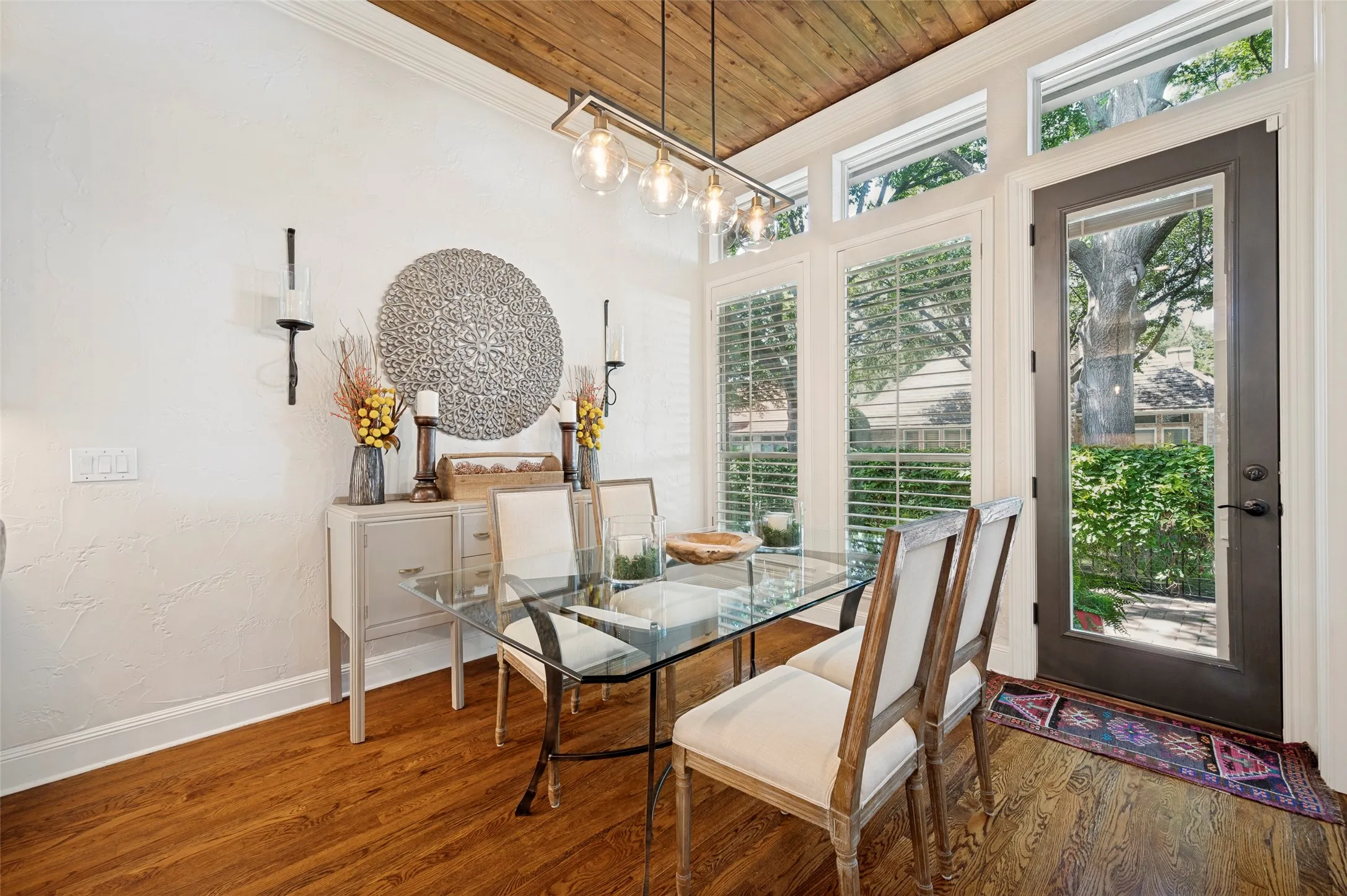 Breakfast Room