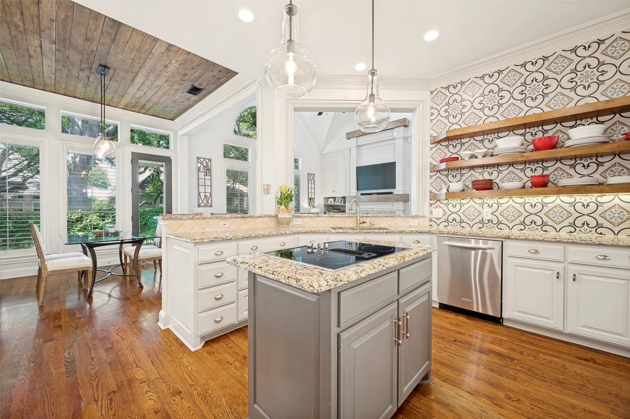Single Family Residence For Sale in Denton County , 3101 Hampshire Court, Frisco, Texas 75034, 4 Bedroom, 3 Bathroom, 2 Garage spaces, 3,002 Sqft, built in 1993, mls#21269115, Real Estate Agent in Frisco, Homes For Sale in Denton county, Homes For Sale in Frisco, Realtor in Frisco Texas, Real Estate Brokerage Independent Realty Texas, Luminita Cordes Realtor