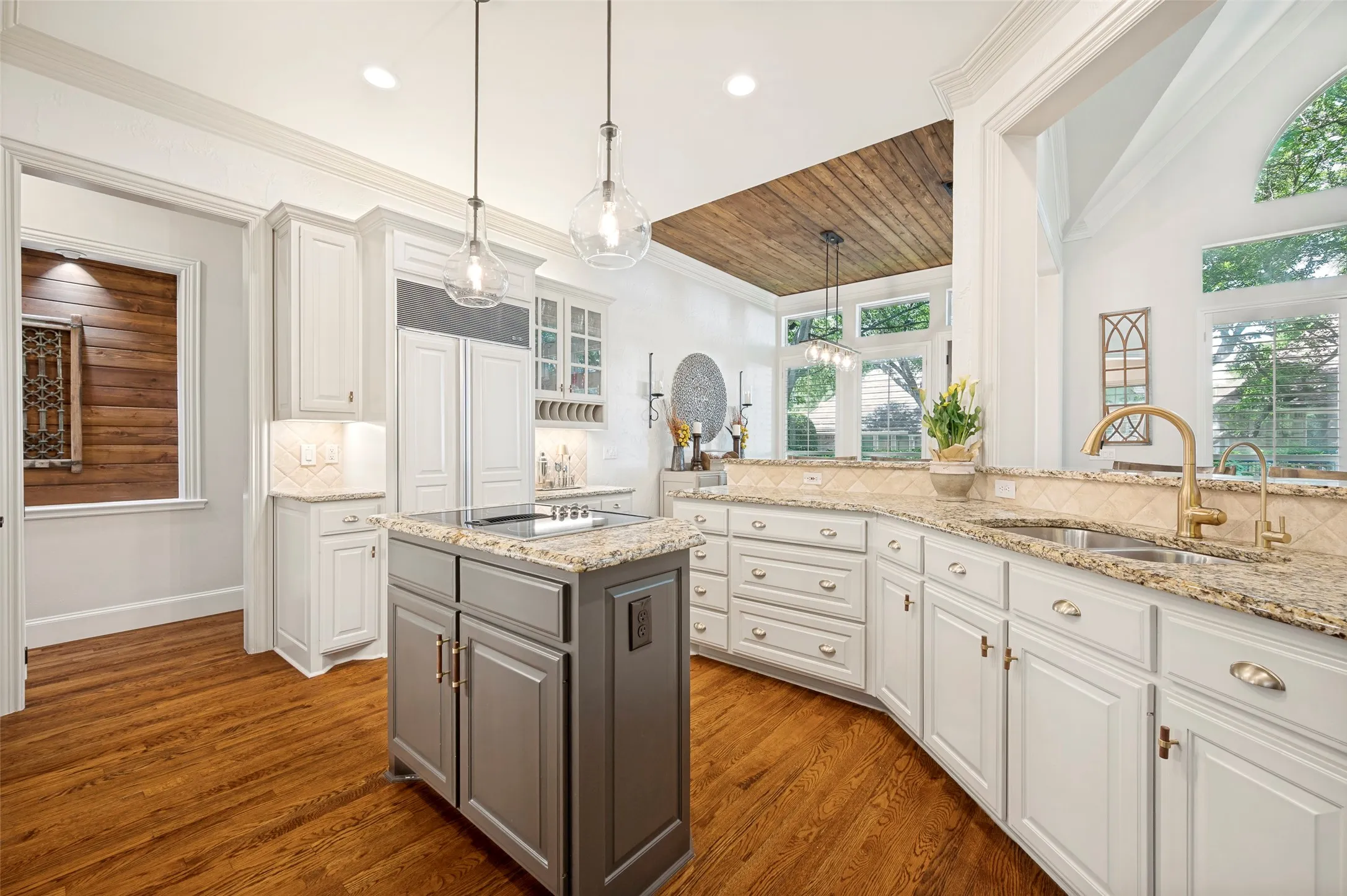 Single Family Residence For Sale in Denton County , 3101 Hampshire Court, Frisco, Texas 75034, 4 Bedroom, 3 Bathroom, 2 Garage spaces, 3,002 Sqft, built in 1993, mls#21269115, Real Estate Agent in Frisco, Homes For Sale in Denton county, Homes For Sale in Frisco, Realtor in Frisco Texas, Real Estate Brokerage Independent Realty Texas, Luminita Cordes Realtor
