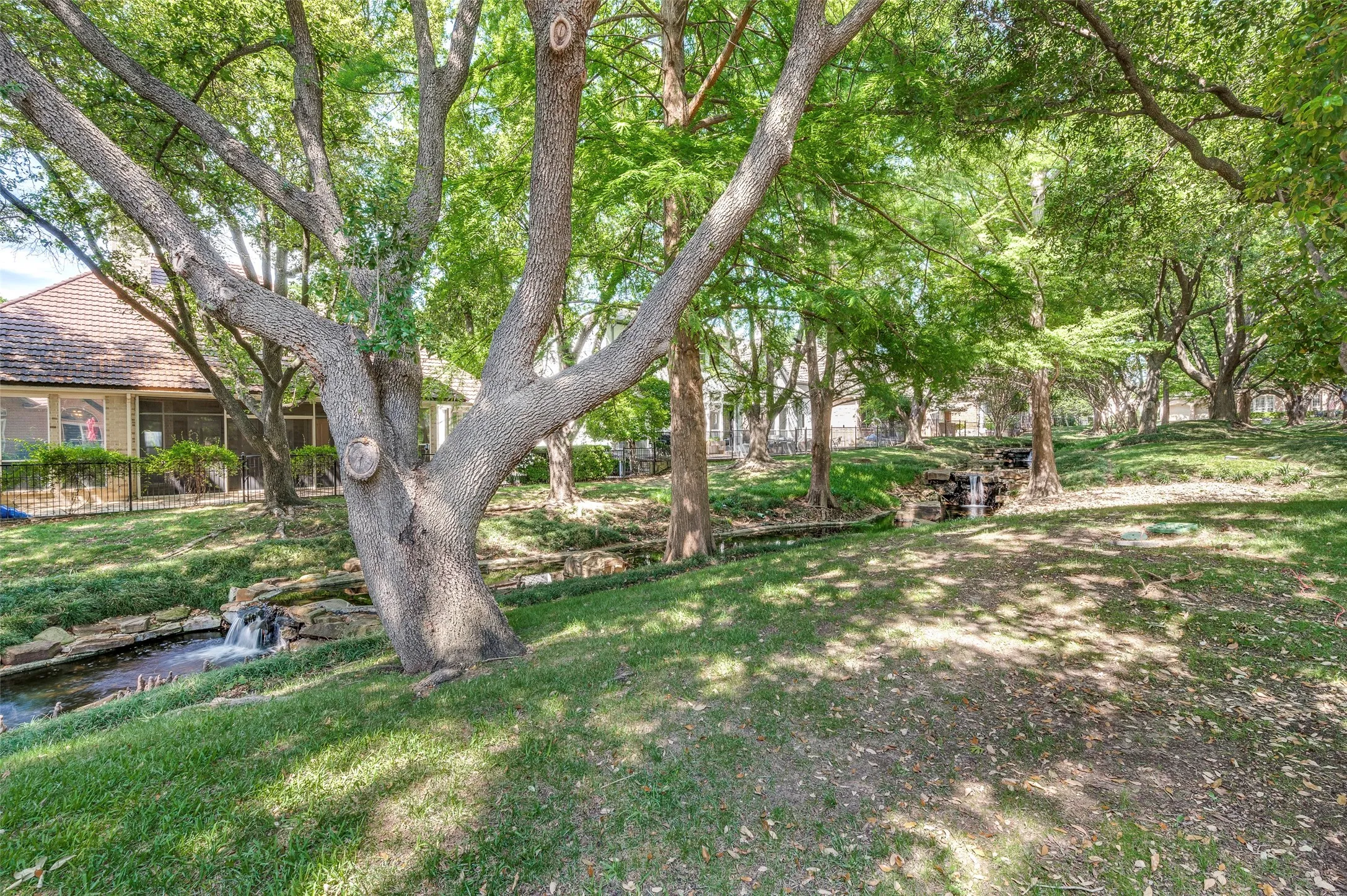 Single Family Residence For Sale in Denton County , 3101 Hampshire Court, Frisco, Texas 75034, 4 Bedroom, 3 Bathroom, 2 Garage spaces, 3,002 Sqft, built in 1993, mls#21269115, Real Estate Agent in Frisco, Homes For Sale in Denton county, Homes For Sale in Frisco, Realtor in Frisco Texas, Real Estate Brokerage Independent Realty Texas, Luminita Cordes Realtor