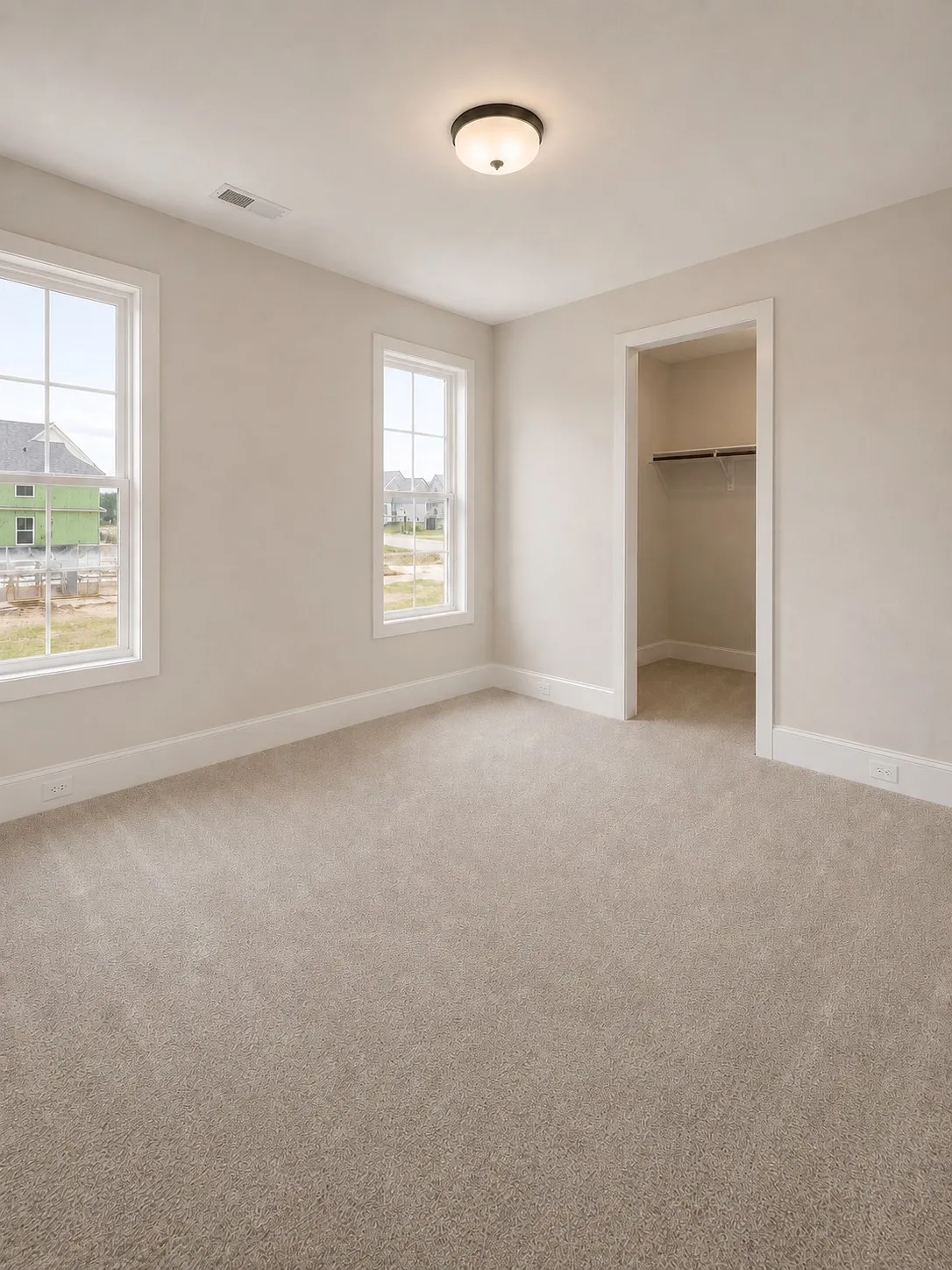 Images shown are for illustrative purposes & do not accurately depict features, finishes, or layout. Variations in design materials & specifications may occur.