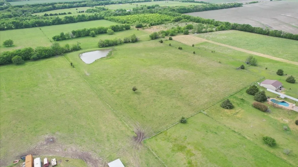 Improved Land For Sale in Grayson County , 099 EAST LINE, Whitewright, Texas 75491, 0, 0, Garage spaces, 0 Sqft, built in 0, mls#21271591, Real Estate Agent in Whitewright, Homes For Sale in Grayson county, Homes For Sale in Whitewright, Realtor in Whitewright Texas, Real Estate Brokerage Independent Realty Texas, Luminita Cordes Realtor