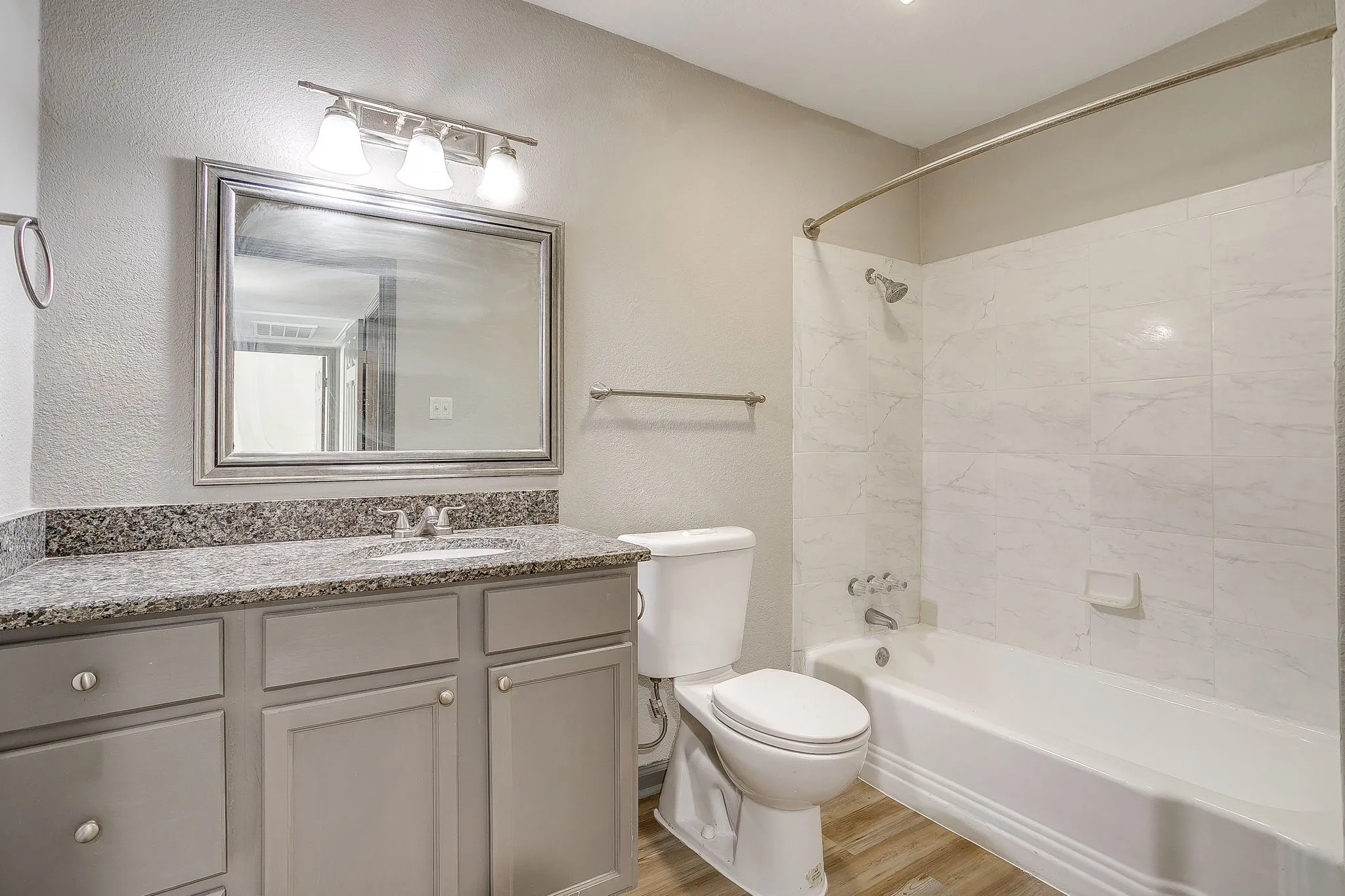 Apartment For Rent in Tarrant County , 3870 Tulsa Way 23, Fort Worth, Texas 76107, 2 Bedroom, 1 Bathroom, Garage spaces, 1,000 Sqft, built in 1962, mls#21269198, Real Estate Agent in Fort Worth, Homes For Rent in Tarrant county, Homes For Rent in Fort Worth, Realtor in Fort Worth Texas, Real Estate Brokerage Independent Realty Texas, Luminita Cordes Realtor