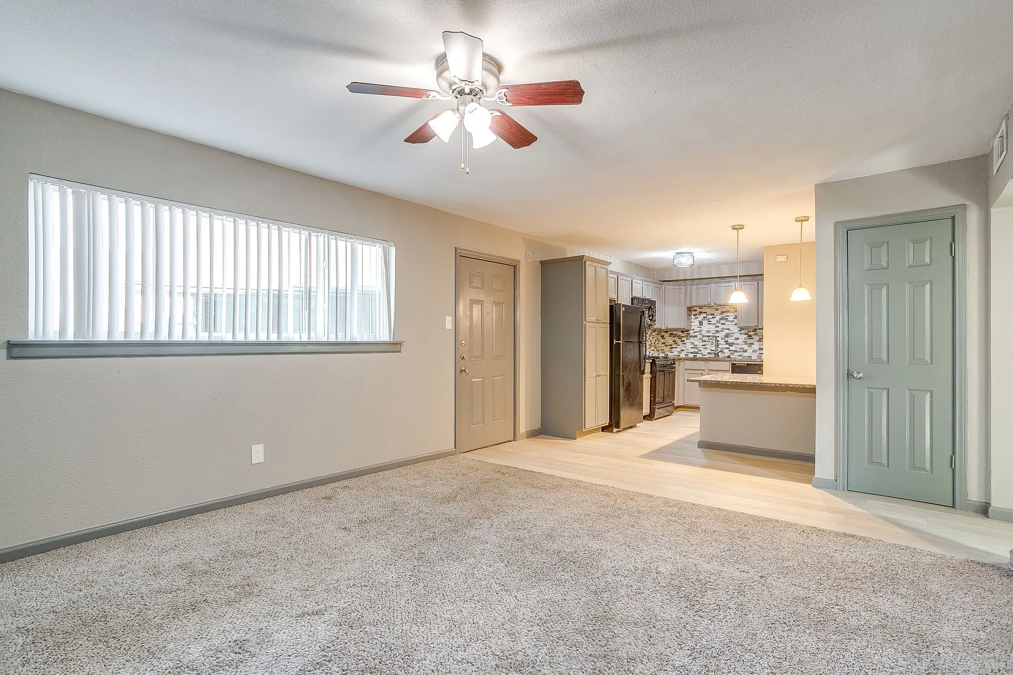 Apartment For Rent in Tarrant County , 3870 Tulsa Way 23, Fort Worth, Texas 76107, 2 Bedroom, 1 Bathroom, Garage spaces, 1,000 Sqft, built in 1962, mls#21269198, Real Estate Agent in Fort Worth, Homes For Rent in Tarrant county, Homes For Rent in Fort Worth, Realtor in Fort Worth Texas, Real Estate Brokerage Independent Realty Texas, Luminita Cordes Realtor