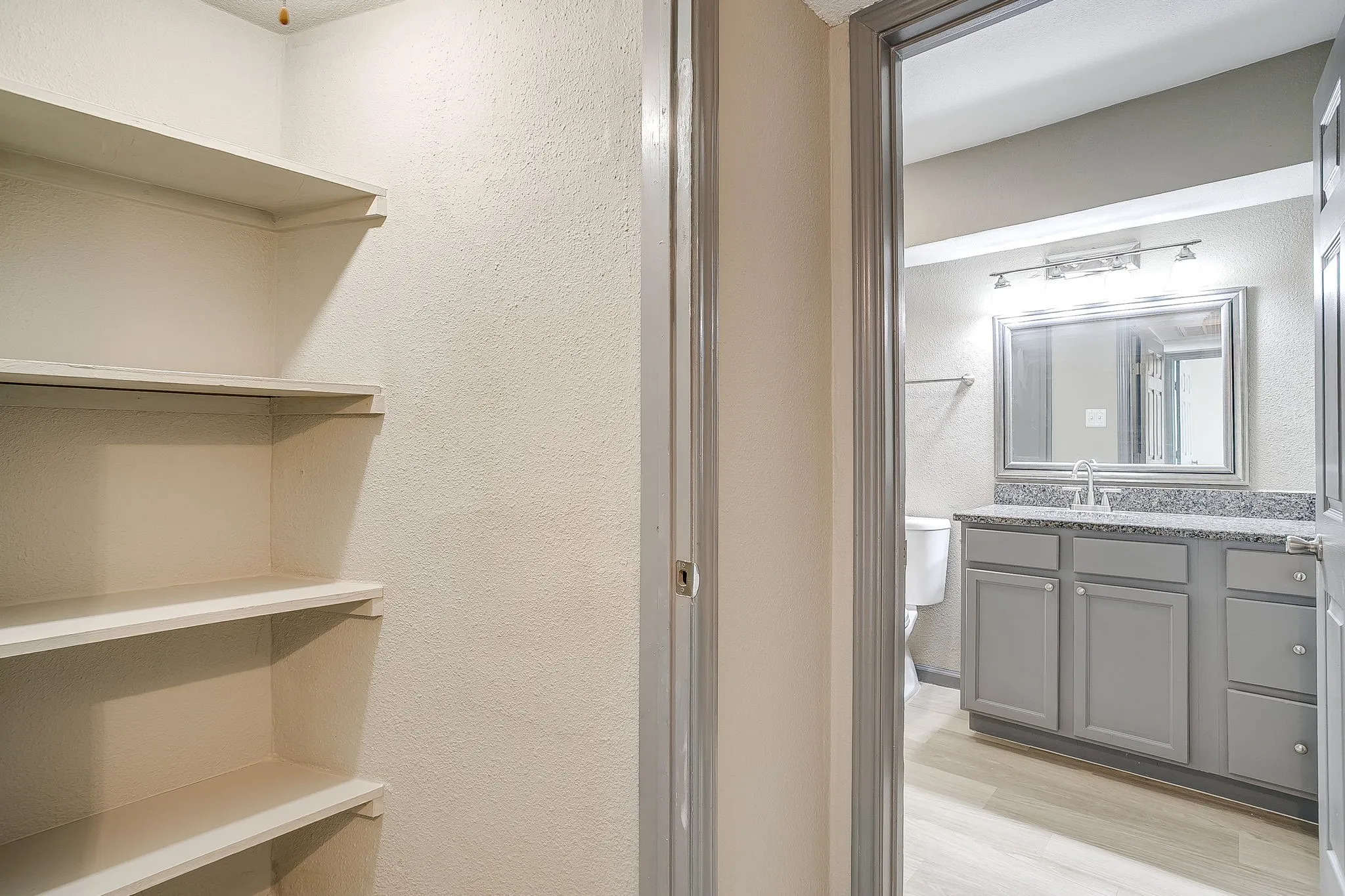 Apartment For Rent in Tarrant County , 3870 Tulsa Way 23, Fort Worth, Texas 76107, 2 Bedroom, 1 Bathroom, Garage spaces, 1,000 Sqft, built in 1962, mls#21269198, Real Estate Agent in Fort Worth, Homes For Rent in Tarrant county, Homes For Rent in Fort Worth, Realtor in Fort Worth Texas, Real Estate Brokerage Independent Realty Texas, Luminita Cordes Realtor