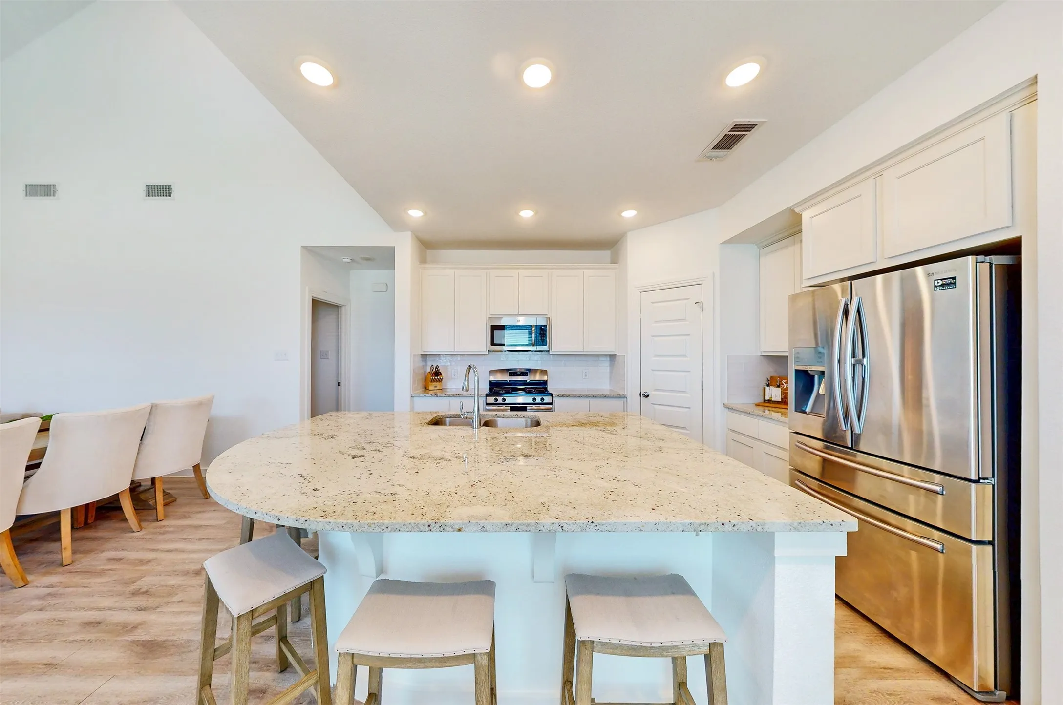 Single Family Residence For Sale in Kaufman County , 2424 San Marcos Drive, Forney, Texas 75126, 4 Bedroom, 3 Bathroom, 2 Garage spaces, 2,250 Sqft, built in 2019, mls#21271605, Real Estate Agent in Forney, Homes For Sale in Kaufman county, Homes For Sale in Forney, Realtor in Forney Texas, Real Estate Brokerage Independent Realty Texas, Luminita Cordes Realtor