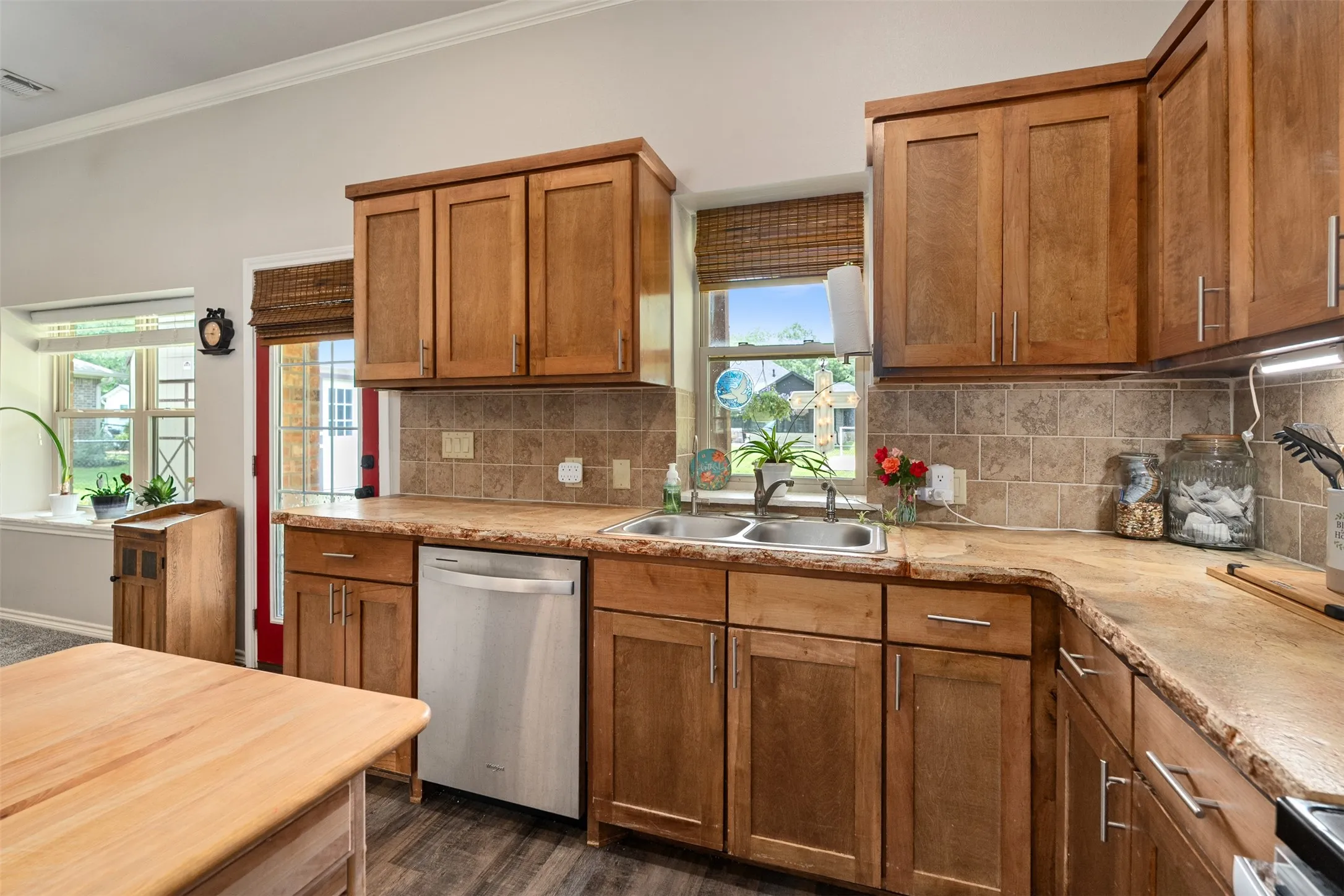 Single Family Residence For Sale in Henderson County , 49 Westview Circle, Star Harbor, Texas 75148, 3 Bedroom, 2 Bathroom, 2 Garage spaces, 1,524 Sqft, built in 2016, mls#21267717, Real Estate Agent in Star Harbor, Homes For Sale in Henderson county, Homes For Sale in Star Harbor, Realtor in Star Harbor Texas, Real Estate Brokerage Independent Realty Texas, Luminita Cordes Realtor