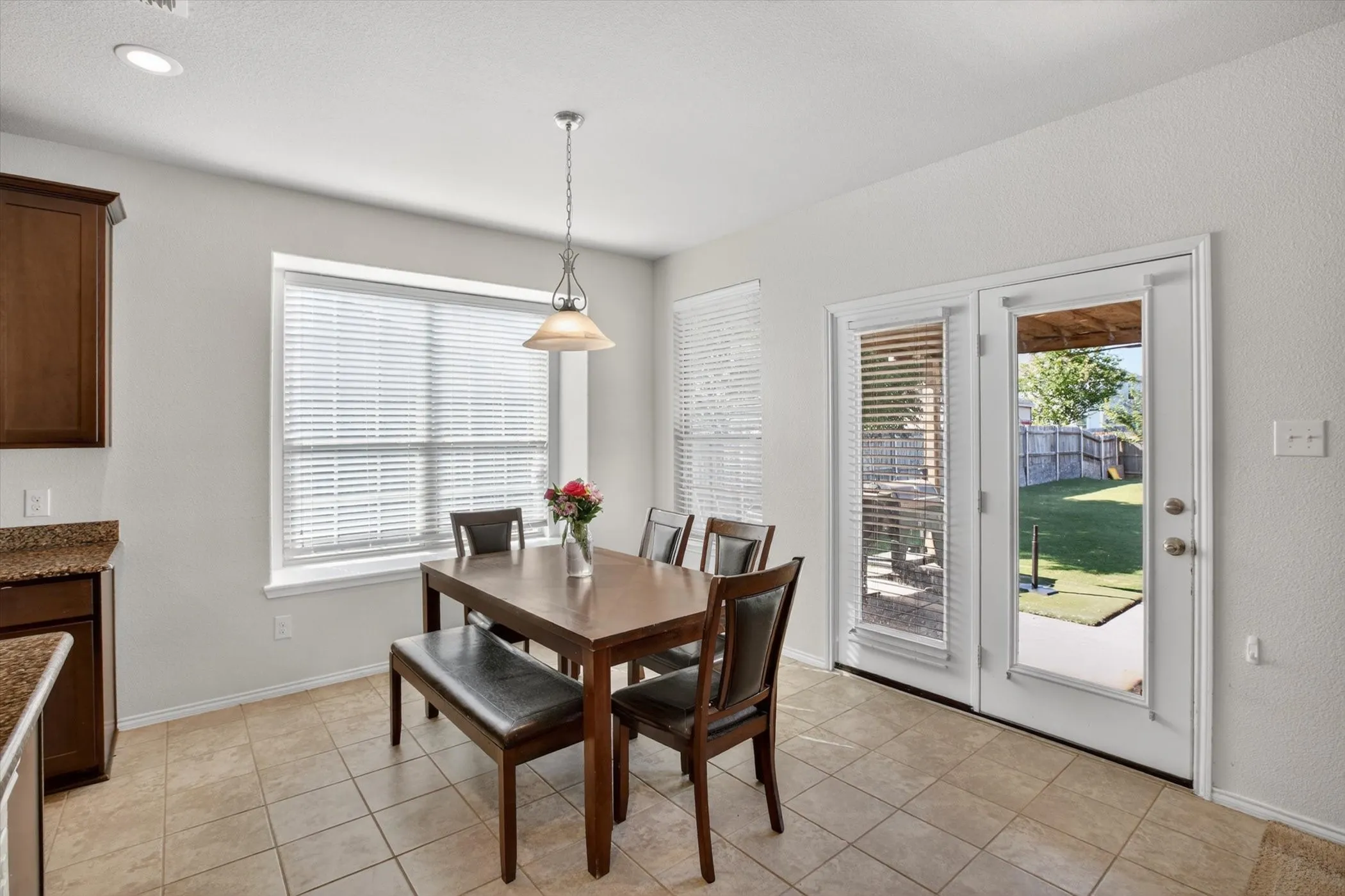 Single Family Residence For Sale in Ellis County , 107 Cantle Street, Waxahachie, Texas 75165, 3 Bedroom, 3 Bathroom, 2 Garage spaces, 2,700 Sqft, built in 2019, mls#21271617, Real Estate Agent in Waxahachie, Homes For Sale in Ellis county, Homes For Sale in Waxahachie, Realtor in Waxahachie Texas, Real Estate Brokerage Independent Realty Texas, Luminita Cordes Realtor