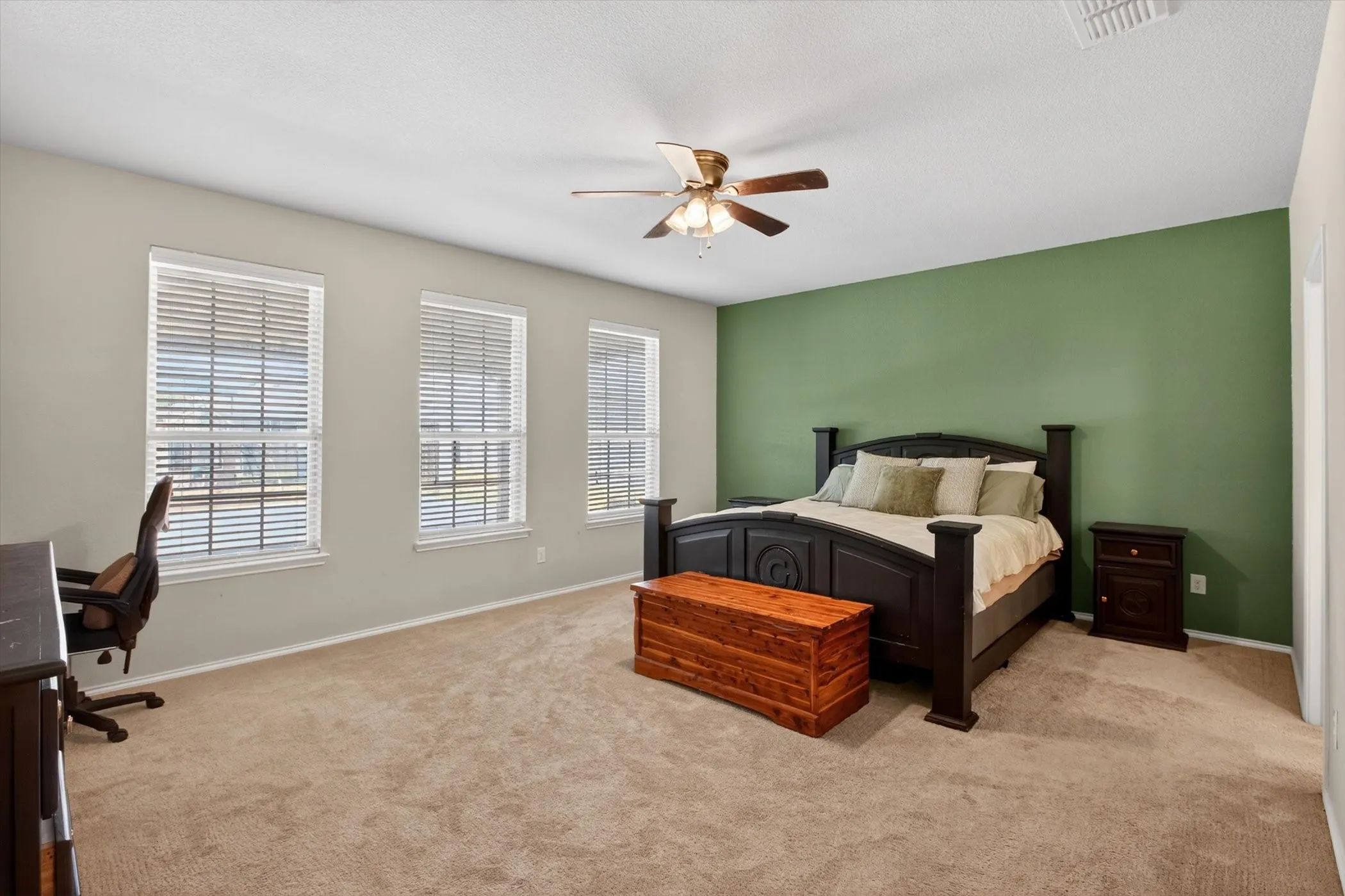 Single Family Residence For Sale in Ellis County , 107 Cantle Street, Waxahachie, Texas 75165, 3 Bedroom, 3 Bathroom, 2 Garage spaces, 2,700 Sqft, built in 2019, mls#21271617, Real Estate Agent in Waxahachie, Homes For Sale in Ellis county, Homes For Sale in Waxahachie, Realtor in Waxahachie Texas, Real Estate Brokerage Independent Realty Texas, Luminita Cordes Realtor