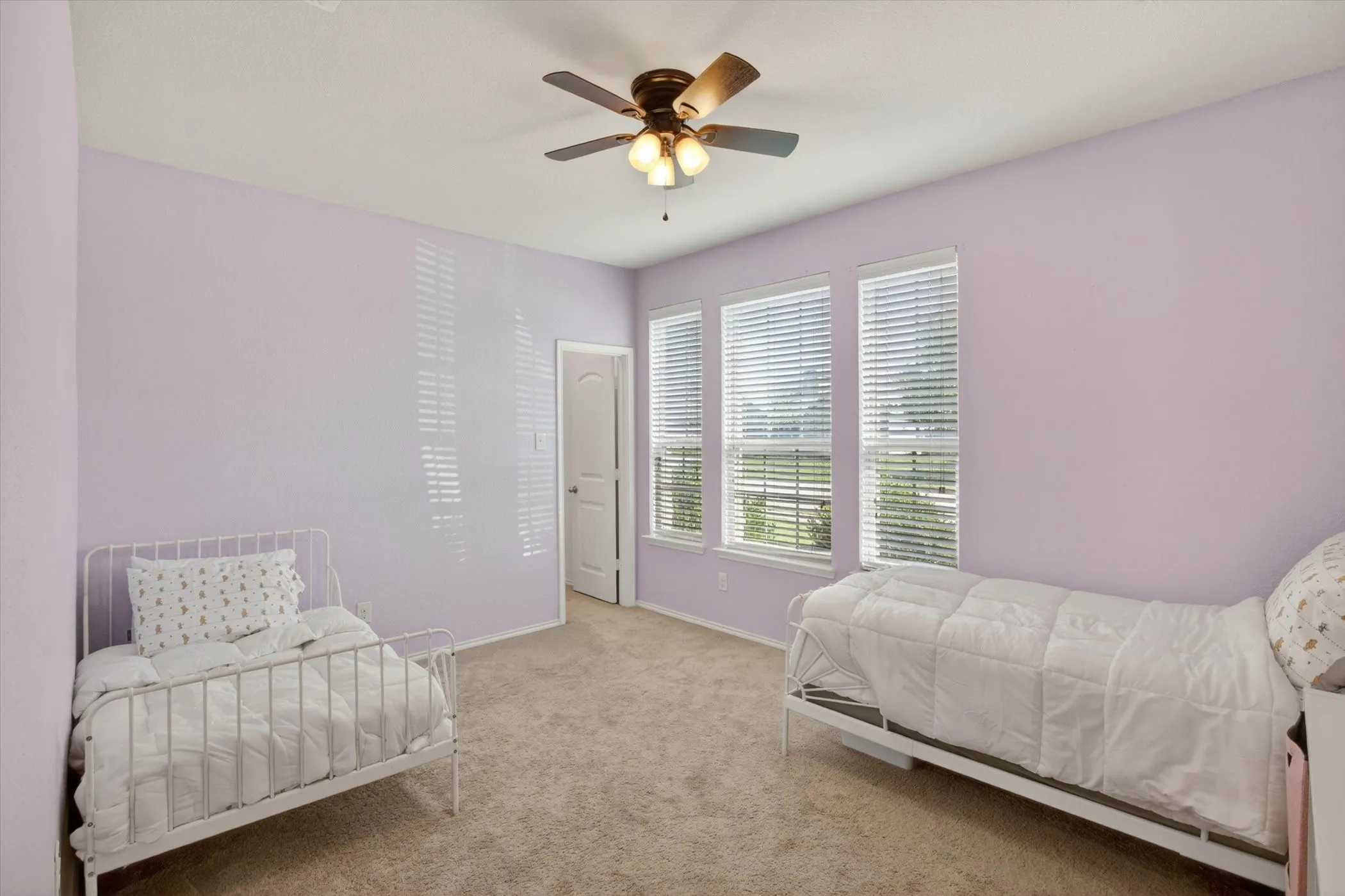 Single Family Residence For Sale in Ellis County , 107 Cantle Street, Waxahachie, Texas 75165, 3 Bedroom, 3 Bathroom, 2 Garage spaces, 2,700 Sqft, built in 2019, mls#21271617, Real Estate Agent in Waxahachie, Homes For Sale in Ellis county, Homes For Sale in Waxahachie, Realtor in Waxahachie Texas, Real Estate Brokerage Independent Realty Texas, Luminita Cordes Realtor