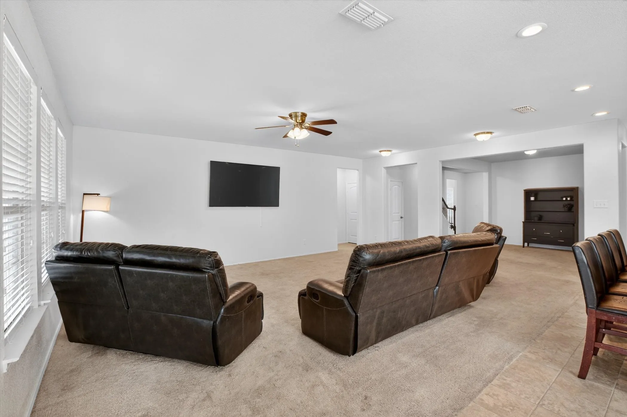 Single Family Residence For Sale in Ellis County , 107 Cantle Street, Waxahachie, Texas 75165, 3 Bedroom, 3 Bathroom, 2 Garage spaces, 2,700 Sqft, built in 2019, mls#21271617, Real Estate Agent in Waxahachie, Homes For Sale in Ellis county, Homes For Sale in Waxahachie, Realtor in Waxahachie Texas, Real Estate Brokerage Independent Realty Texas, Luminita Cordes Realtor