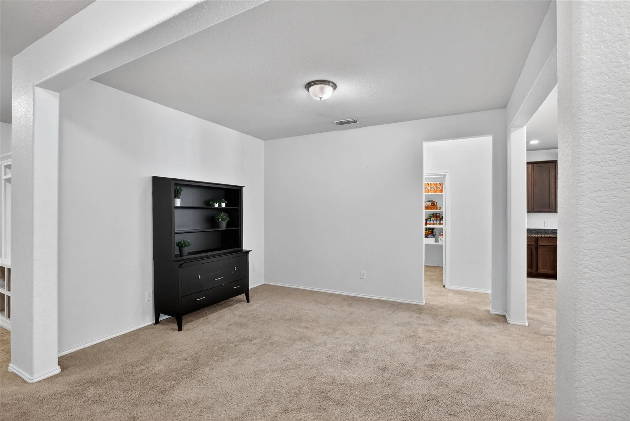 Single Family Residence For Sale in Ellis County , 107 Cantle Street, Waxahachie, Texas 75165, 3 Bedroom, 3 Bathroom, 2 Garage spaces, 2,700 Sqft, built in 2019, mls#21271617, Real Estate Agent in Waxahachie, Homes For Sale in Ellis county, Homes For Sale in Waxahachie, Realtor in Waxahachie Texas, Real Estate Brokerage Independent Realty Texas, Luminita Cordes Realtor