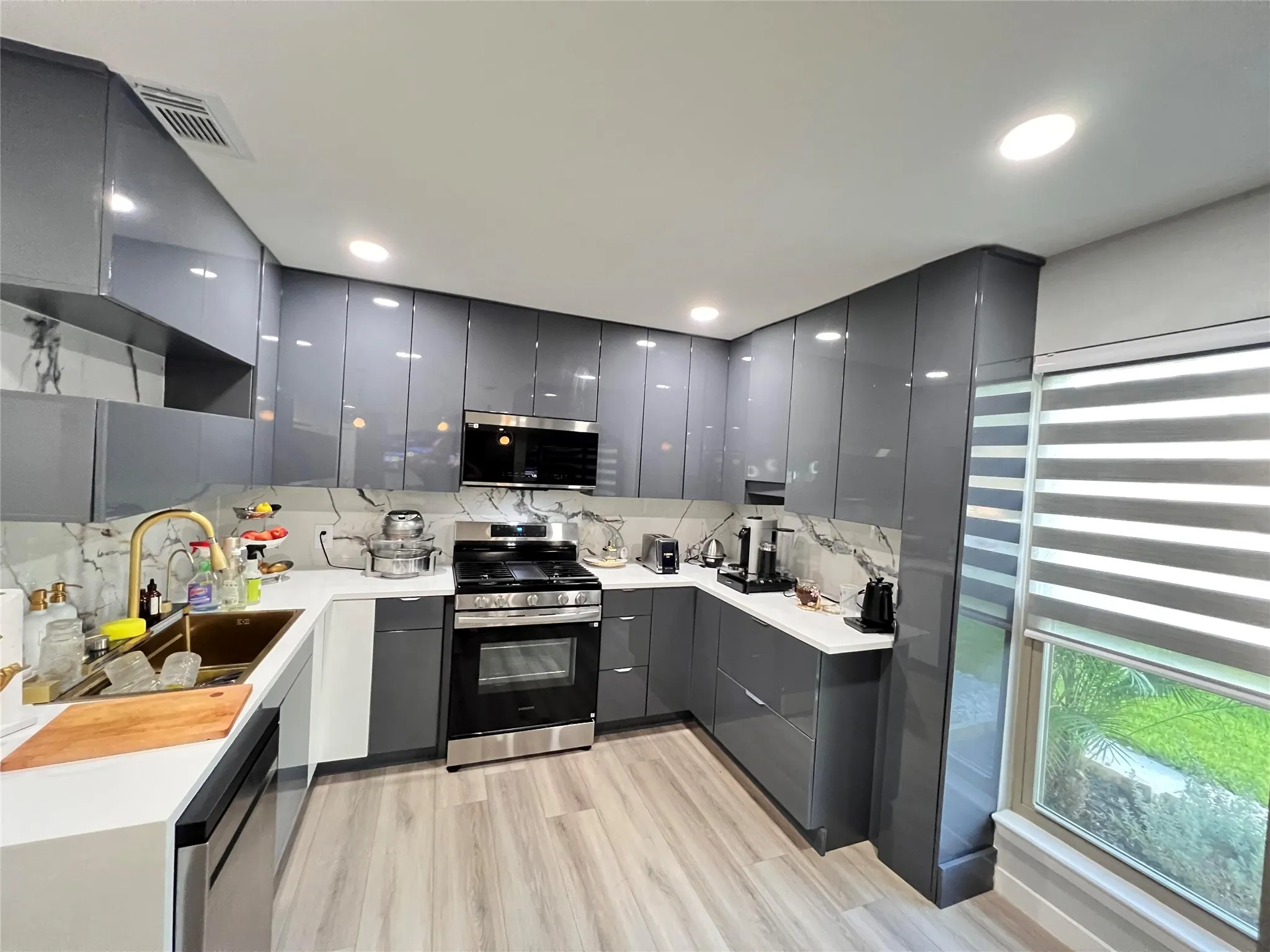 Single Family Residence For Sale in Dallas County , 3928 Tacoma Street, Irving, Texas 75062, 4 Bedroom, 2 Bathroom, 2 Garage spaces, 1,491 Sqft, built in 1966, mls#21271644, Real Estate Agent in Irving, Homes For Sale in Dallas county, Homes For Sale in Irving, Realtor in Irving Texas, Real Estate Brokerage Independent Realty Texas, Luminita Cordes Realtor