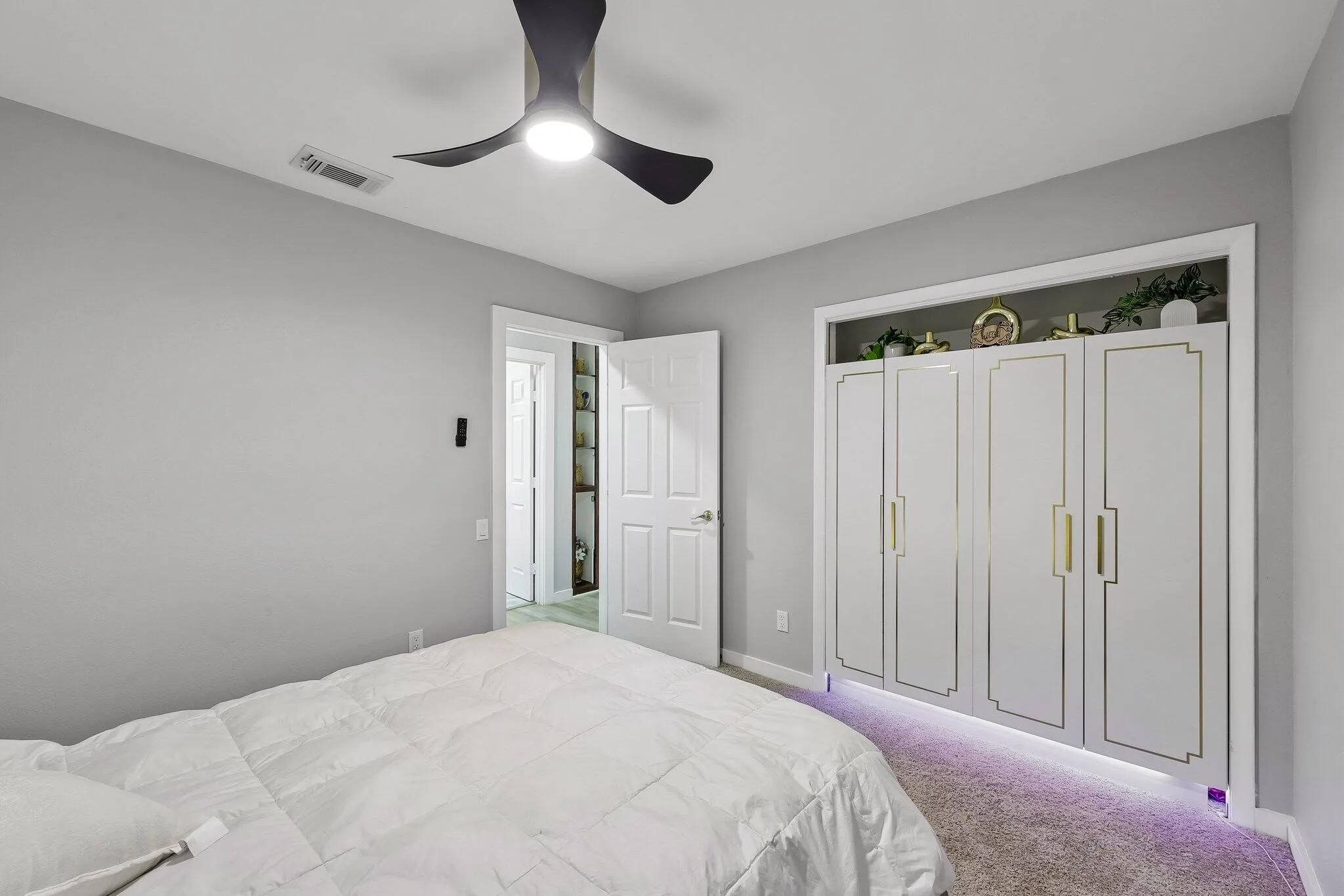 Single Family Residence For Sale in Dallas County , 3928 Tacoma Street, Irving, Texas 75062, 4 Bedroom, 2 Bathroom, 2 Garage spaces, 1,491 Sqft, built in 1966, mls#21271644, Real Estate Agent in Irving, Homes For Sale in Dallas county, Homes For Sale in Irving, Realtor in Irving Texas, Real Estate Brokerage Independent Realty Texas, Luminita Cordes Realtor
