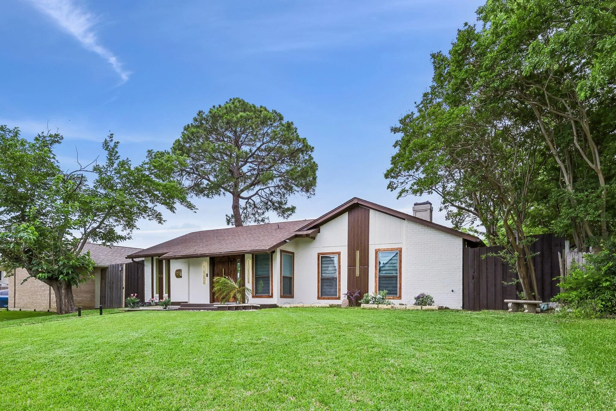 Single Family Residence For Sale in Dallas County , 3928 Tacoma Street, Irving, Texas 75062, 4 Bedroom, 2 Bathroom, 2 Garage spaces, 1,491 Sqft, built in 1966, mls#21271644, Real Estate Agent in Irving, Homes For Sale in Dallas county, Homes For Sale in Irving, Realtor in Irving Texas, Real Estate Brokerage Independent Realty Texas, Luminita Cordes Realtor
