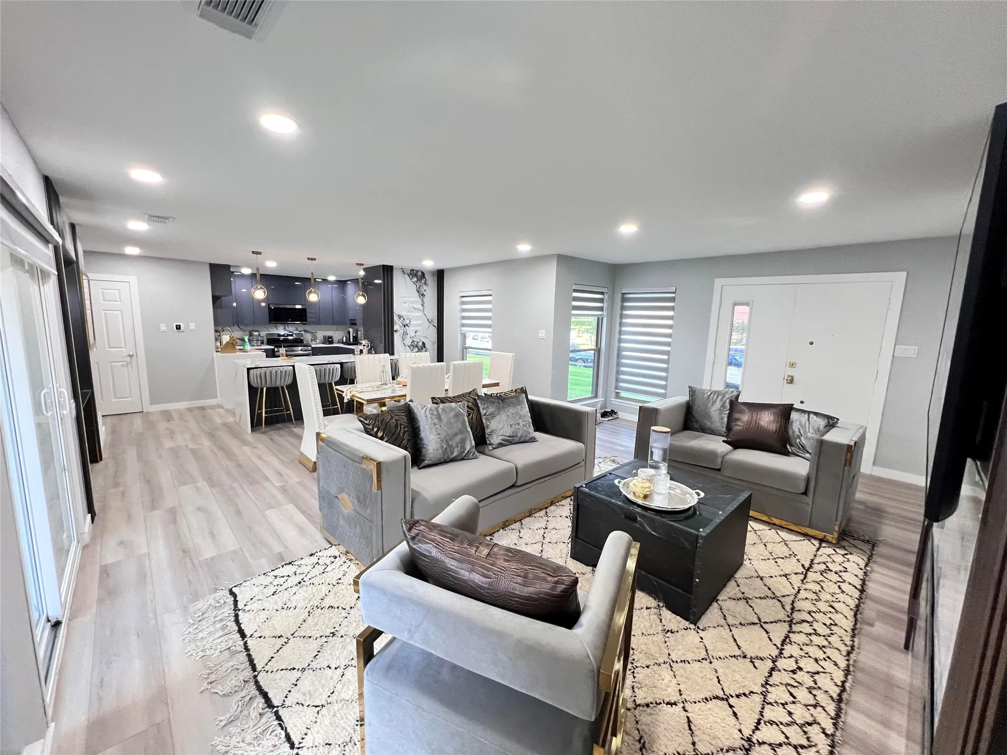 Single Family Residence For Sale in Dallas County , 3928 Tacoma Street, Irving, Texas 75062, 4 Bedroom, 2 Bathroom, 2 Garage spaces, 1,491 Sqft, built in 1966, mls#21271644, Real Estate Agent in Irving, Homes For Sale in Dallas county, Homes For Sale in Irving, Realtor in Irving Texas, Real Estate Brokerage Independent Realty Texas, Luminita Cordes Realtor