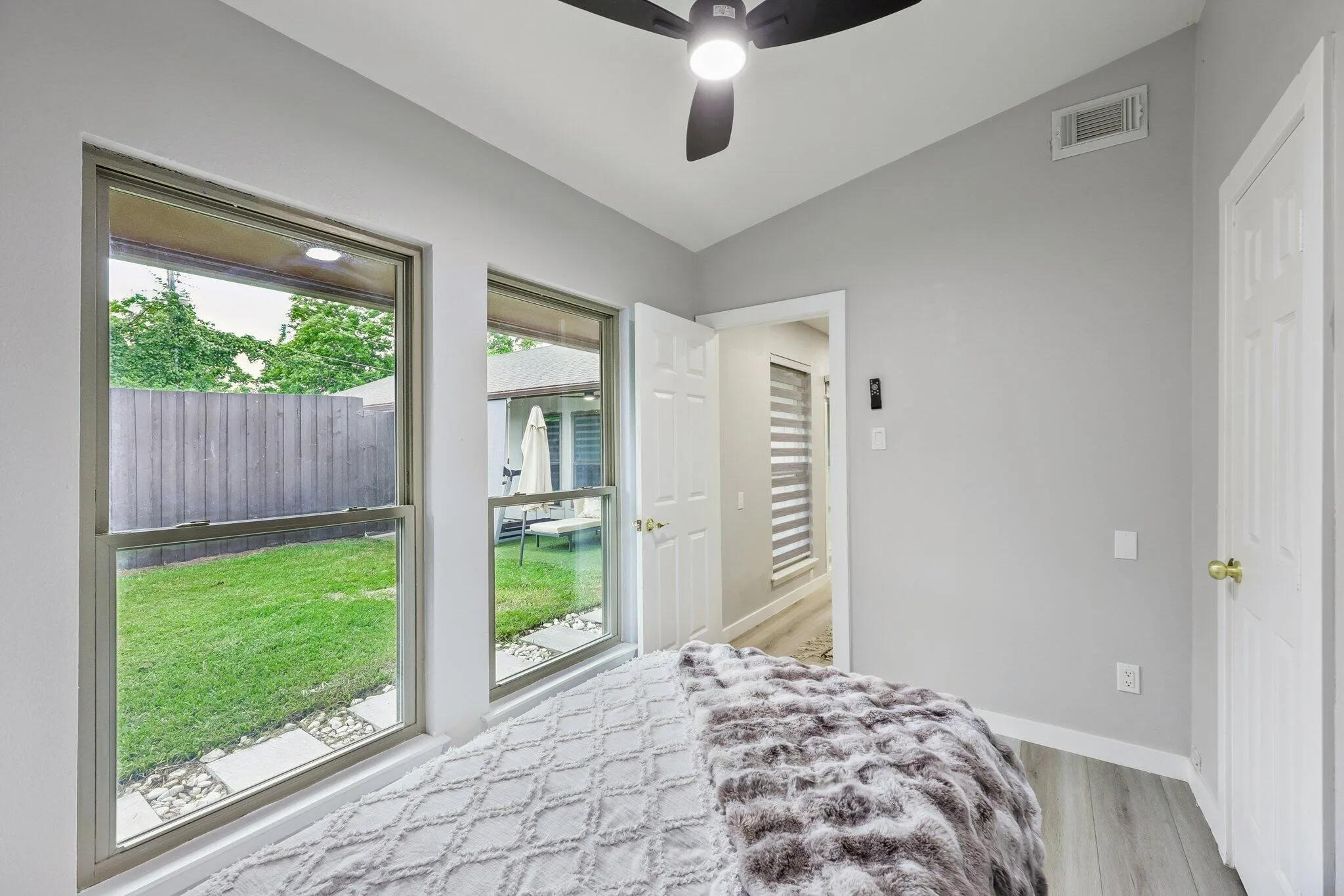 Single Family Residence For Sale in Dallas County , 3928 Tacoma Street, Irving, Texas 75062, 4 Bedroom, 2 Bathroom, 2 Garage spaces, 1,491 Sqft, built in 1966, mls#21271644, Real Estate Agent in Irving, Homes For Sale in Dallas county, Homes For Sale in Irving, Realtor in Irving Texas, Real Estate Brokerage Independent Realty Texas, Luminita Cordes Realtor