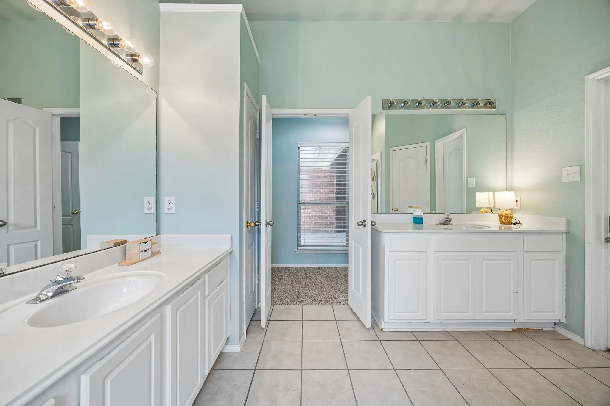 Single Family Residence For Sale in Rockwall County , 1305 Stanford Drive, Rockwall, Texas 75087, 4 Bedroom, 2 Bathroom, 2 Garage spaces, 2,501 Sqft, built in 2003, mls#21271288, Real Estate Agent in Rockwall, Homes For Sale in Rockwall county, Homes For Sale in Rockwall, Realtor in Rockwall Texas, Real Estate Brokerage Independent Realty Texas, Luminita Cordes Realtor