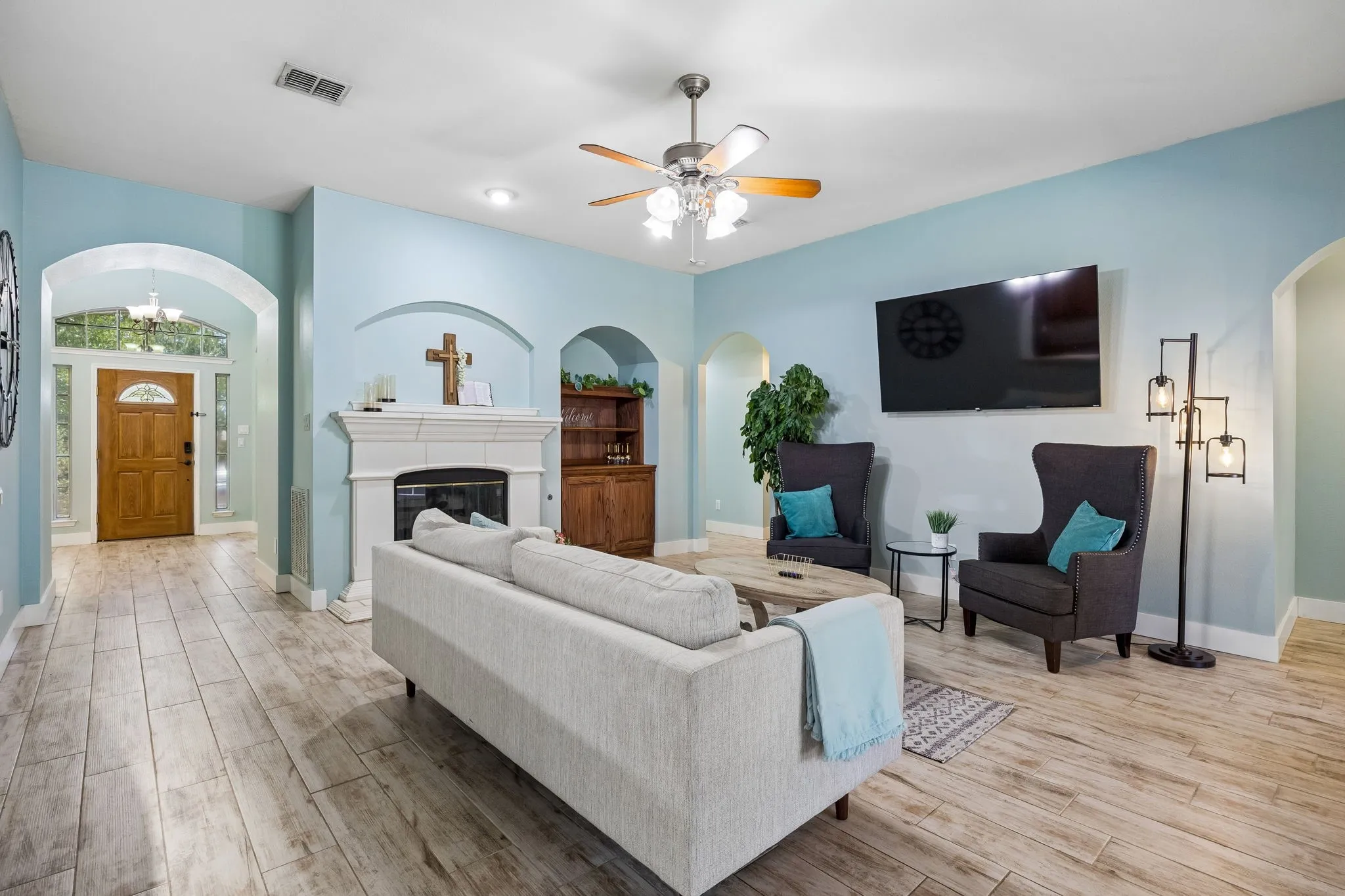 Single Family Residence For Sale in Rockwall County , 1305 Stanford Drive, Rockwall, Texas 75087, 4 Bedroom, 2 Bathroom, 2 Garage spaces, 2,501 Sqft, built in 2003, mls#21271288, Real Estate Agent in Rockwall, Homes For Sale in Rockwall county, Homes For Sale in Rockwall, Realtor in Rockwall Texas, Real Estate Brokerage Independent Realty Texas, Luminita Cordes Realtor