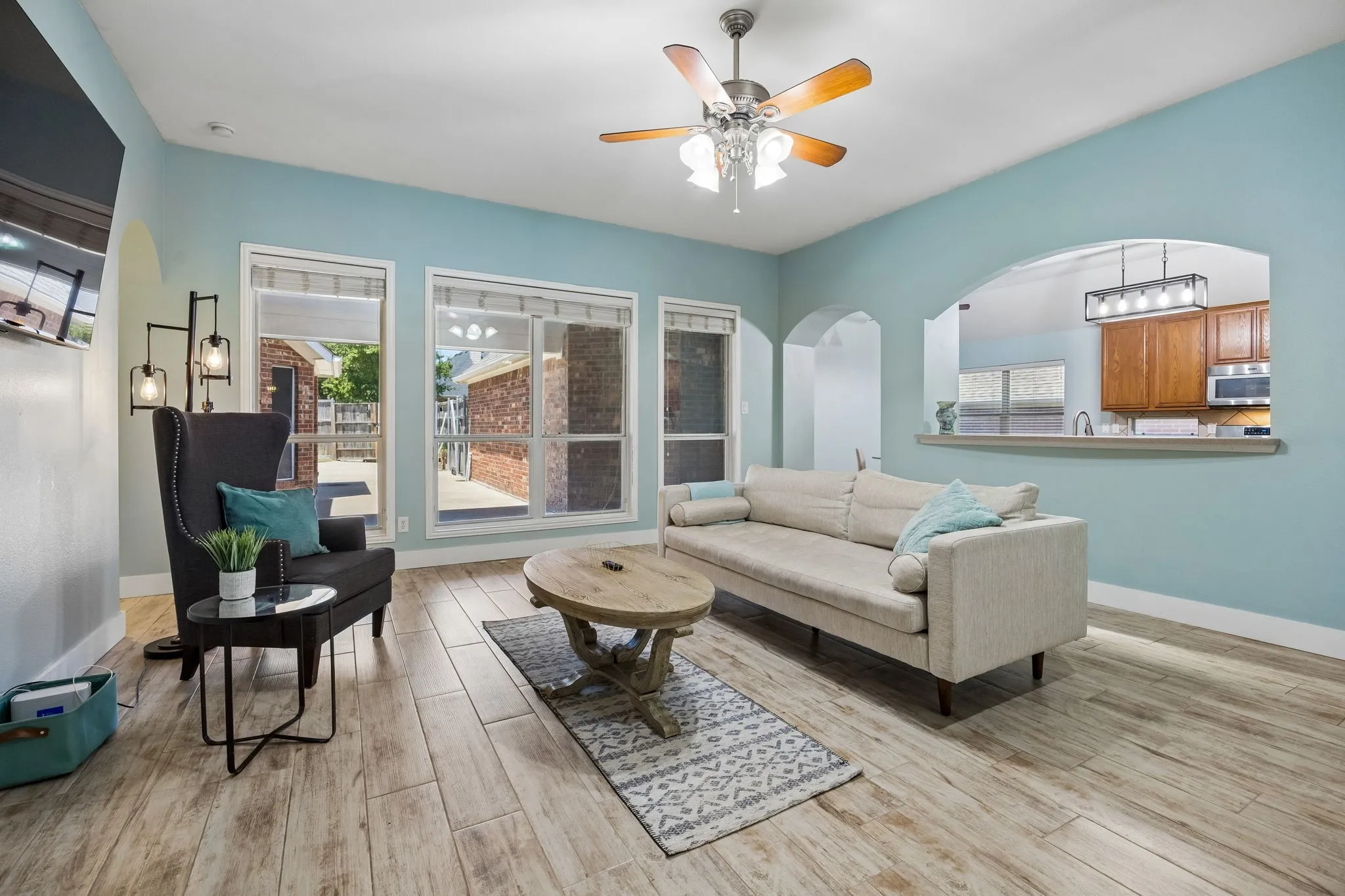 Single Family Residence For Sale in Rockwall County , 1305 Stanford Drive, Rockwall, Texas 75087, 4 Bedroom, 2 Bathroom, 2 Garage spaces, 2,501 Sqft, built in 2003, mls#21271288, Real Estate Agent in Rockwall, Homes For Sale in Rockwall county, Homes For Sale in Rockwall, Realtor in Rockwall Texas, Real Estate Brokerage Independent Realty Texas, Luminita Cordes Realtor