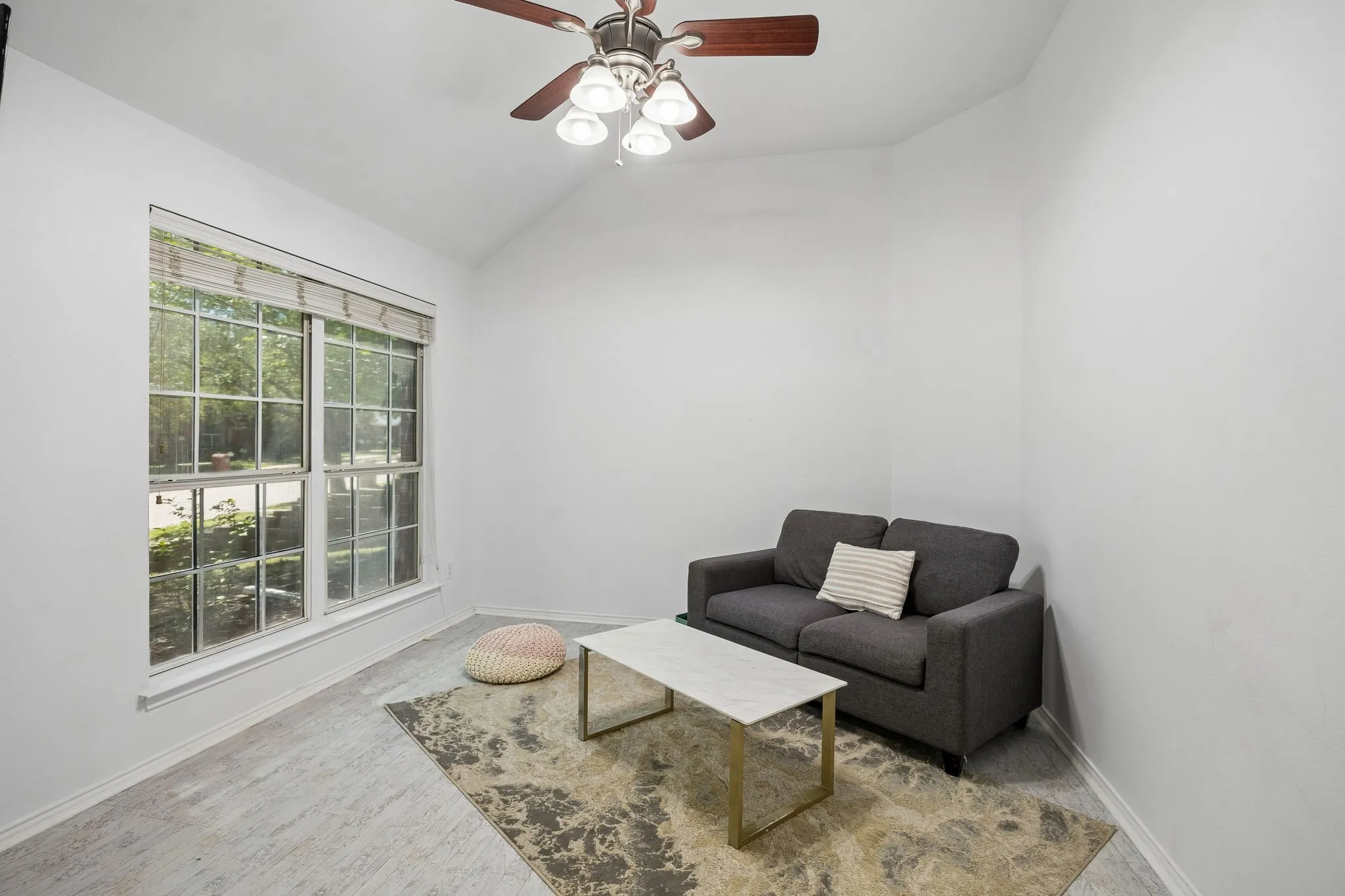 Single Family Residence For Sale in Rockwall County , 1305 Stanford Drive, Rockwall, Texas 75087, 4 Bedroom, 2 Bathroom, 2 Garage spaces, 2,501 Sqft, built in 2003, mls#21271288, Real Estate Agent in Rockwall, Homes For Sale in Rockwall county, Homes For Sale in Rockwall, Realtor in Rockwall Texas, Real Estate Brokerage Independent Realty Texas, Luminita Cordes Realtor