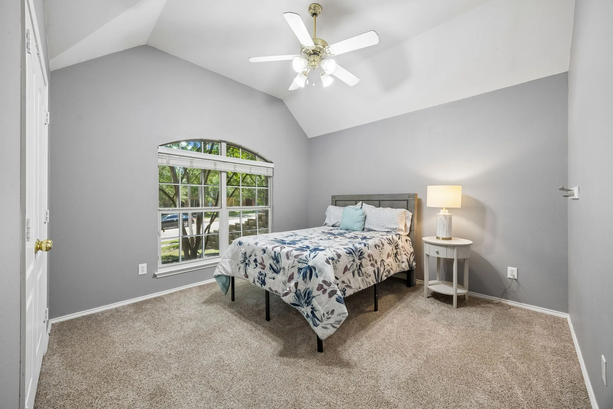 Single Family Residence For Sale in Rockwall County , 1305 Stanford Drive, Rockwall, Texas 75087, 4 Bedroom, 2 Bathroom, 2 Garage spaces, 2,501 Sqft, built in 2003, mls#21271288, Real Estate Agent in Rockwall, Homes For Sale in Rockwall county, Homes For Sale in Rockwall, Realtor in Rockwall Texas, Real Estate Brokerage Independent Realty Texas, Luminita Cordes Realtor