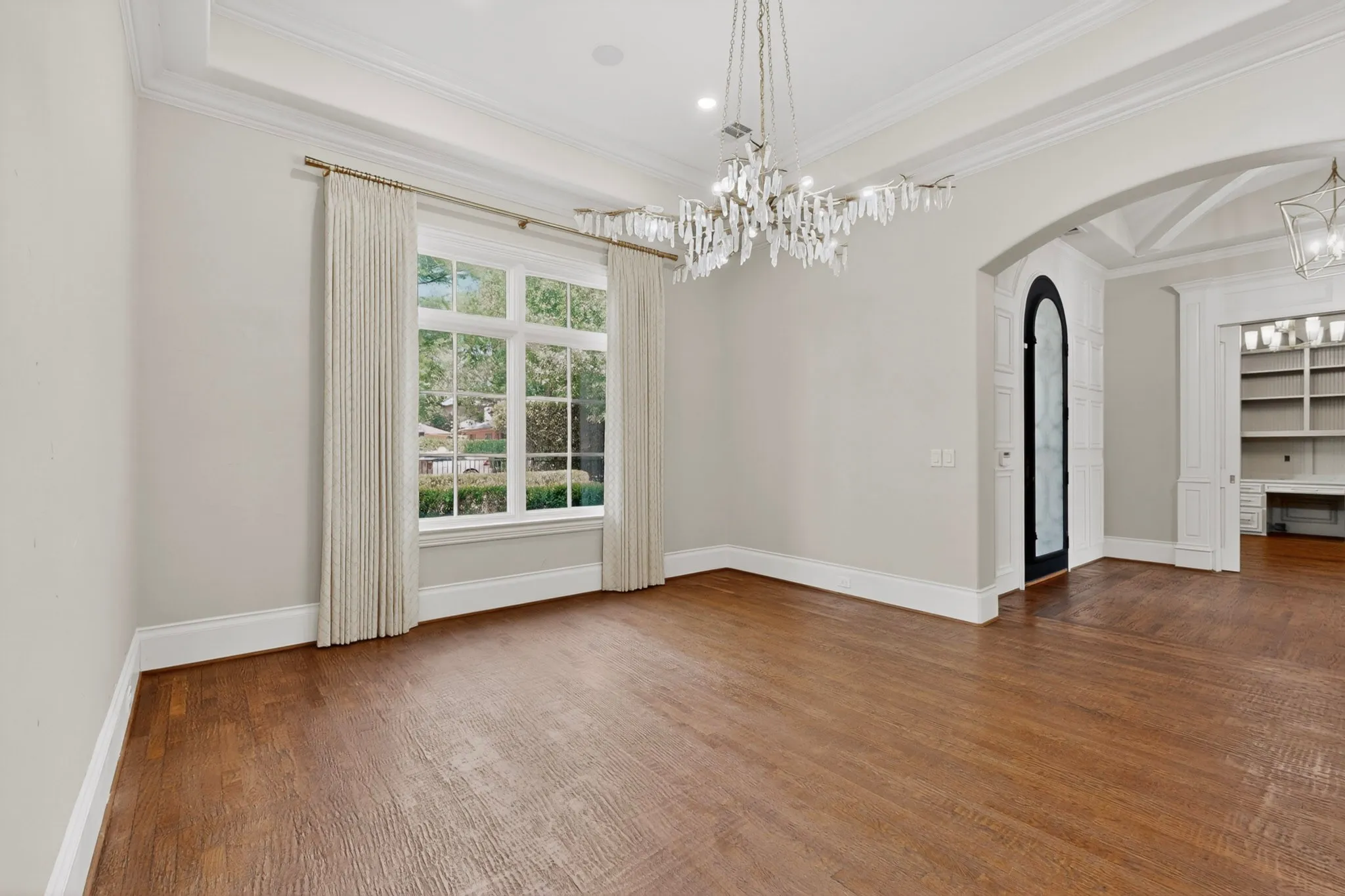 Single Family Residence For Sale in Dallas County , 4424 Glenleigh Drive, Dallas, Texas 75220, 5 Bedroom, 7 Bathroom, 3 Garage spaces, 6,578 Sqft, built in 2005, mls#21260964, Real Estate Agent in Dallas, Homes For Sale in Dallas county, Homes For Sale in Dallas, Realtor in Dallas Texas, Real Estate Brokerage Independent Realty Texas, Luminita Cordes Realtor